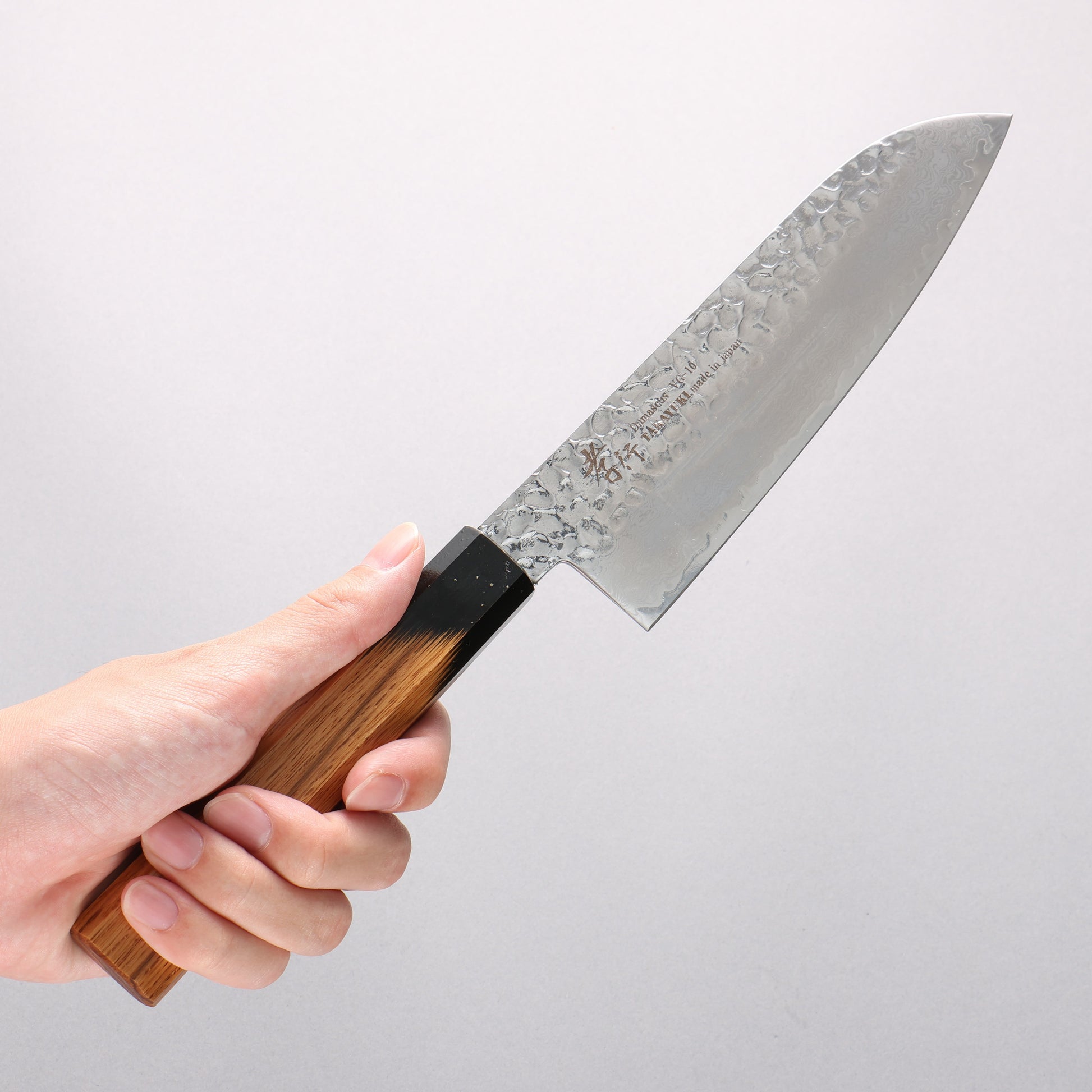 堺 孝行 V金10号 33層ダマスカス 三徳包丁 170mm 樫の木漆塗り(黒伸)柄 - 清助刃物