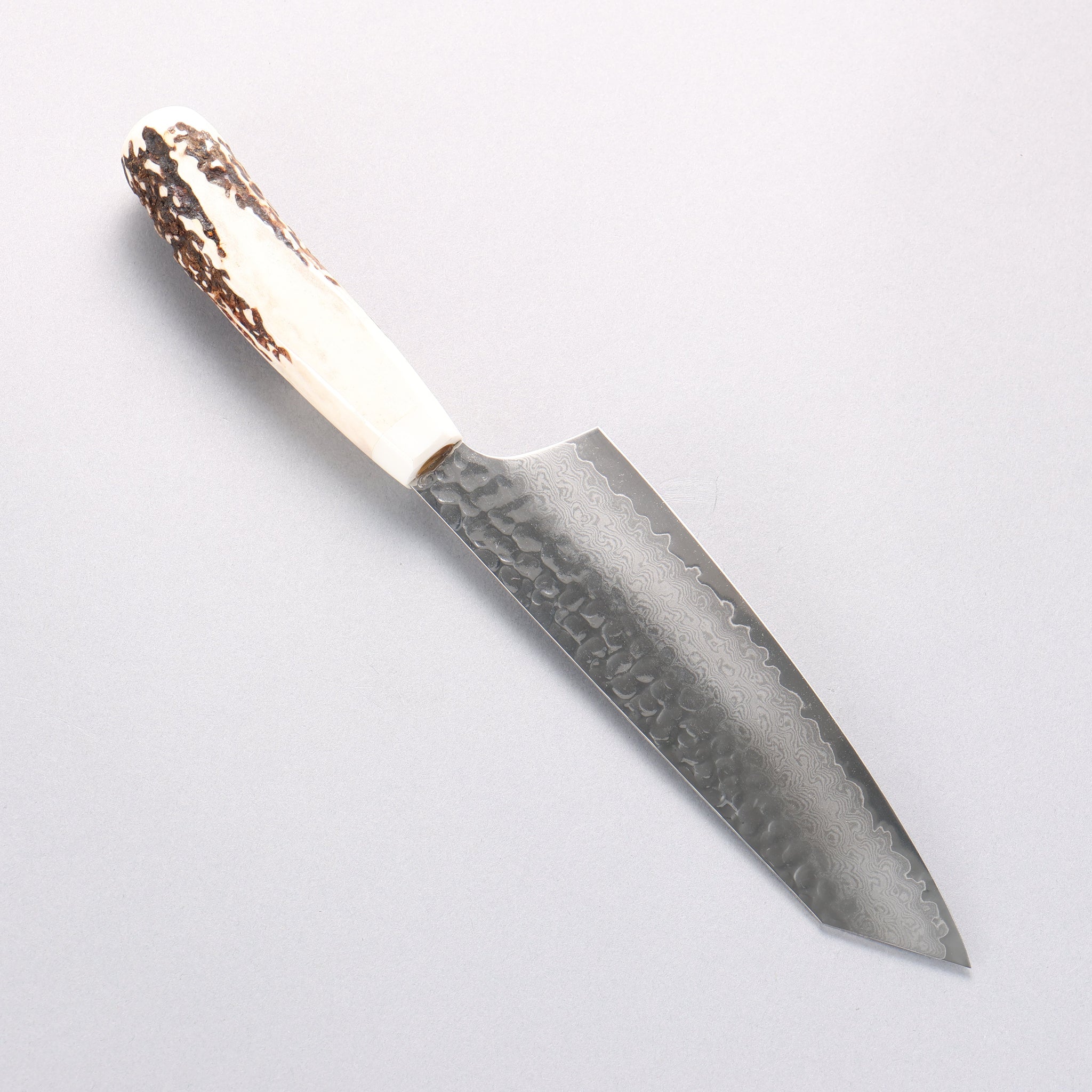 堺 孝行 V金10号 33層ダマスカス 剣型三徳包丁 160mm 牛骨柄 鞘付き - 清助刃物