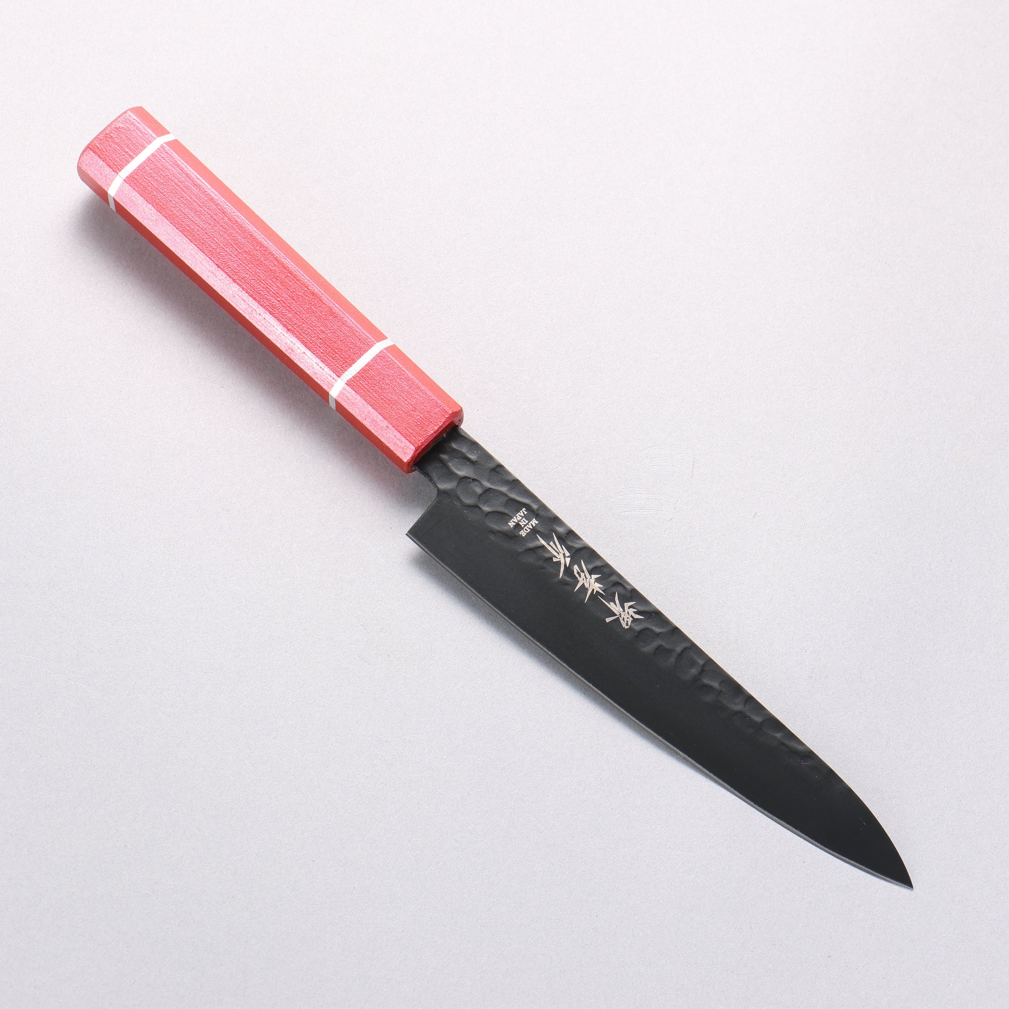 堺 孝行 黒影 V金10号 鎚目 テフロン加工 ペティーナイフ 150mm 樫の木漆塗り(皇赤)柄 - 清助刃物