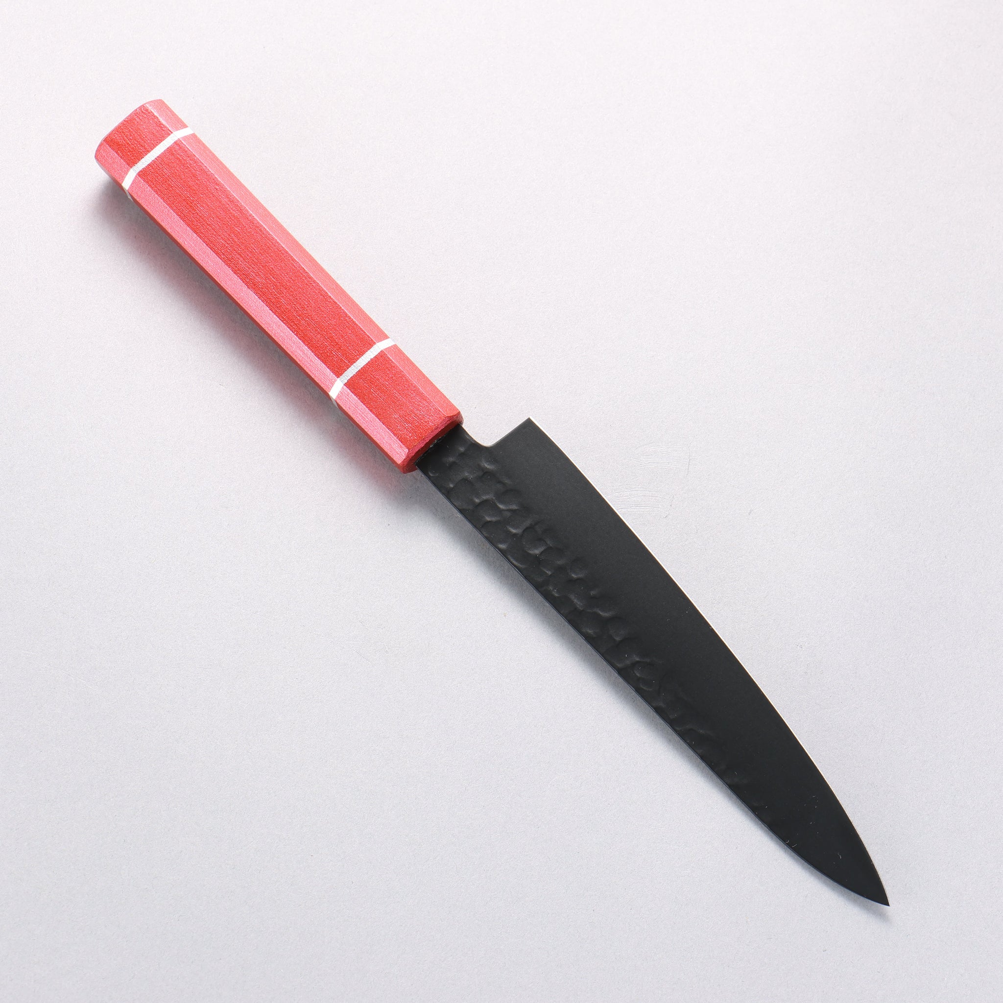 堺 孝行 黒影 V金10号 鎚目 テフロン加工 ペティーナイフ 150mm 樫の木漆塗り(皇赤)柄 - 清助刃物