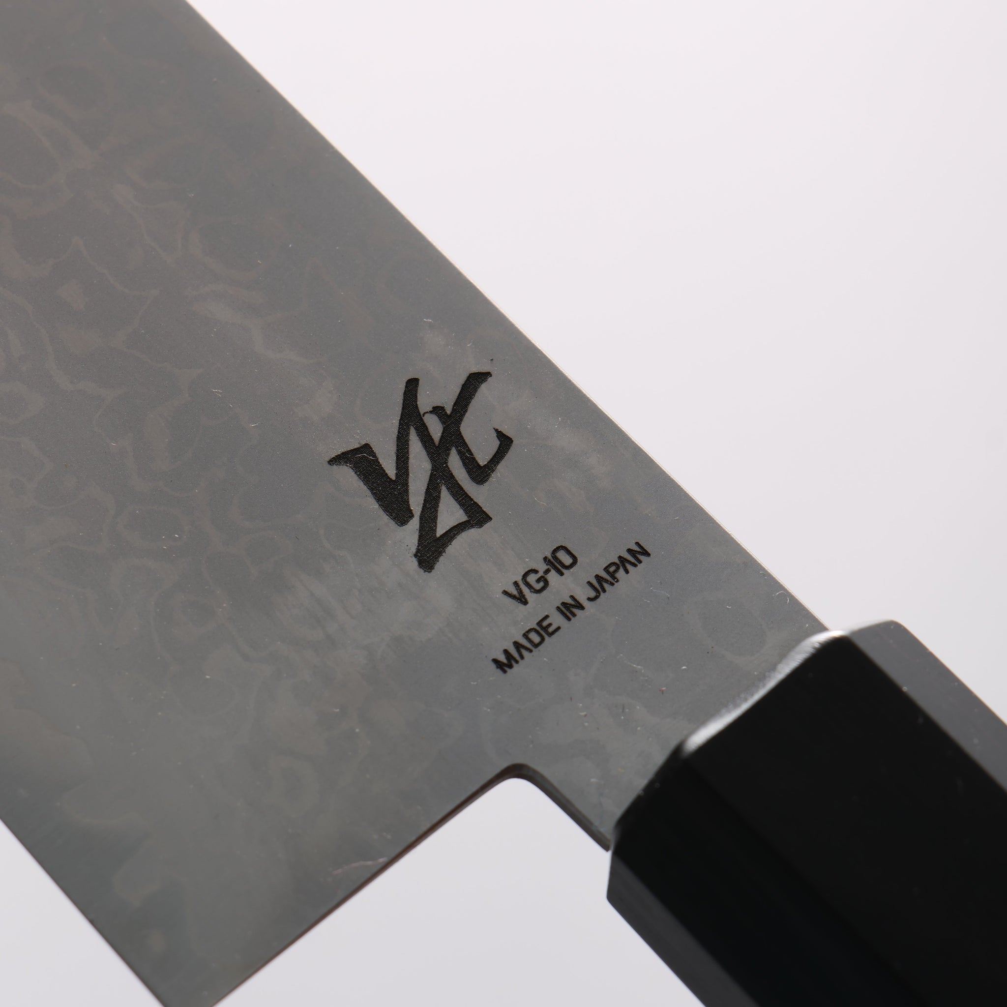 清助 V金10号 8層ダマスカス 切付三徳包丁 180mm 紫檀 (口輪：黒合板)柄 - 清助刃物