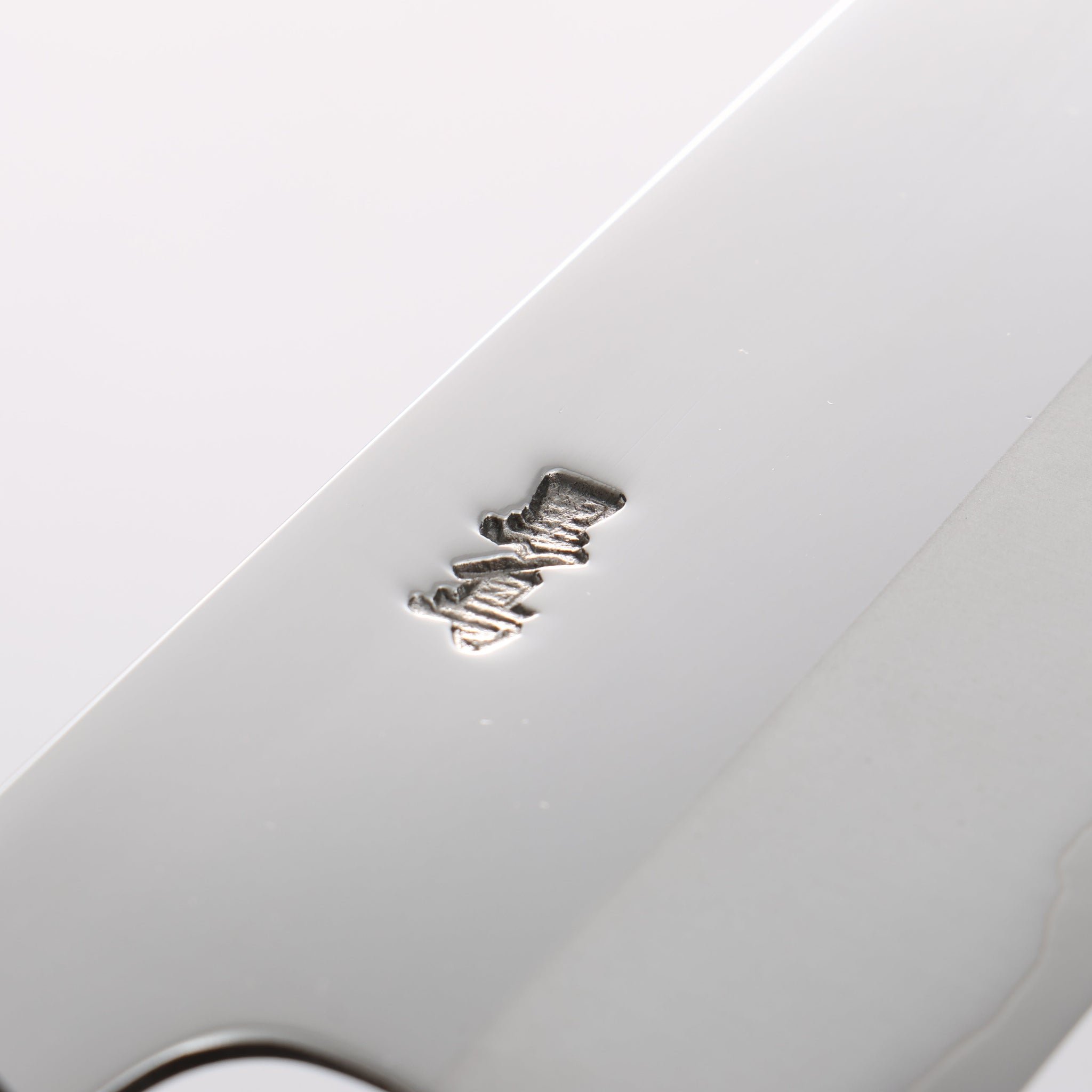 黒鳥 銀三鋼 磨き仕上げ 舟行包丁 180mm ウォルナット柄 - 清助刃物
