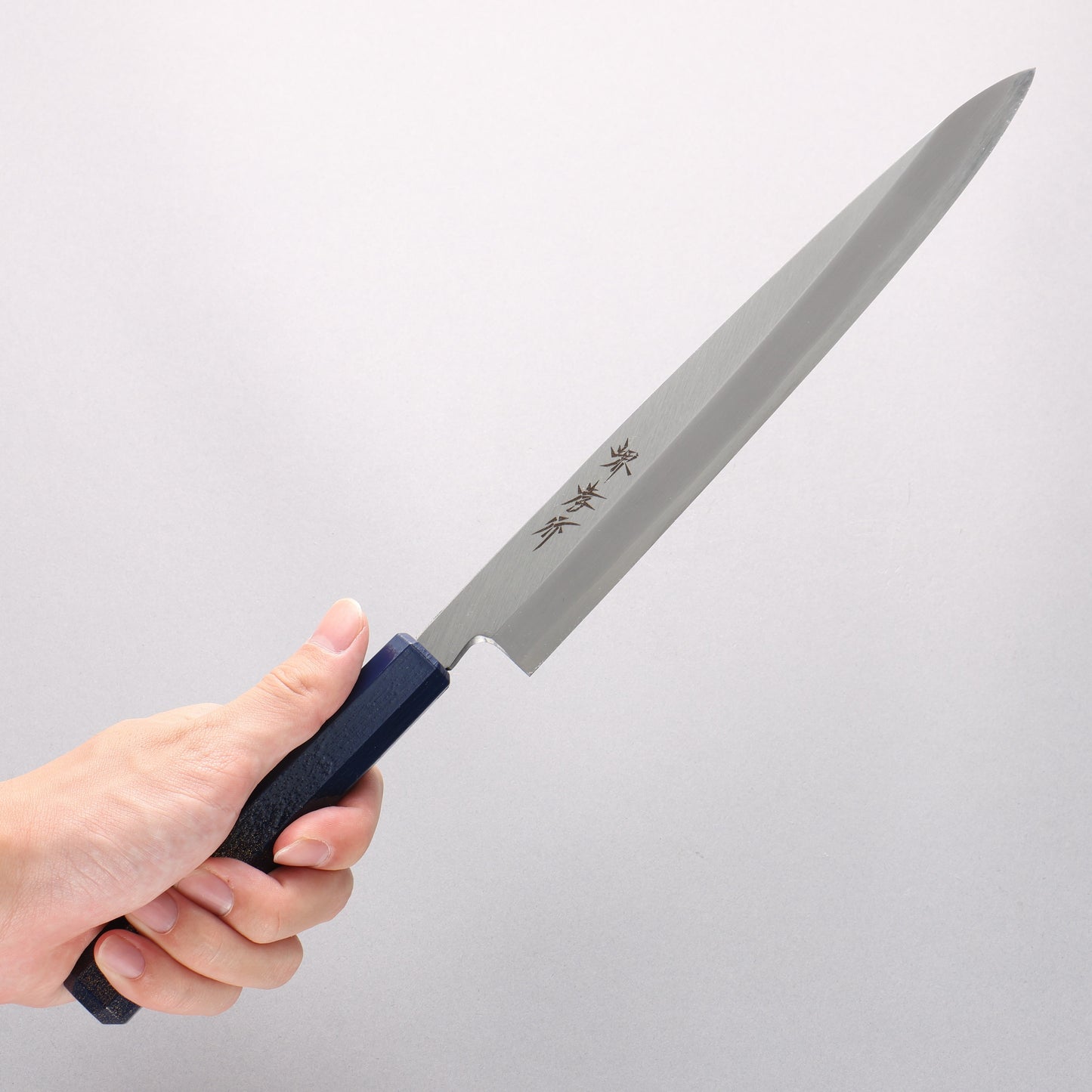 堺 孝行 なないろ INOX モリブデン鋼 柳刃包丁 240mm ABS樹脂(群青パール)柄 - 清助刃物