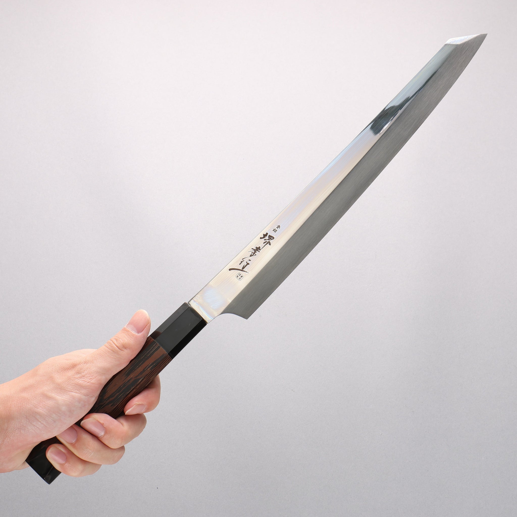 堺 孝行 銀龍 本焼 スウェーデン鋼 鏡面仕上げ 剣型柳刃包丁 300mm ウェンジ(両側水牛リング付き）柄 鞘付き - 清助刃物