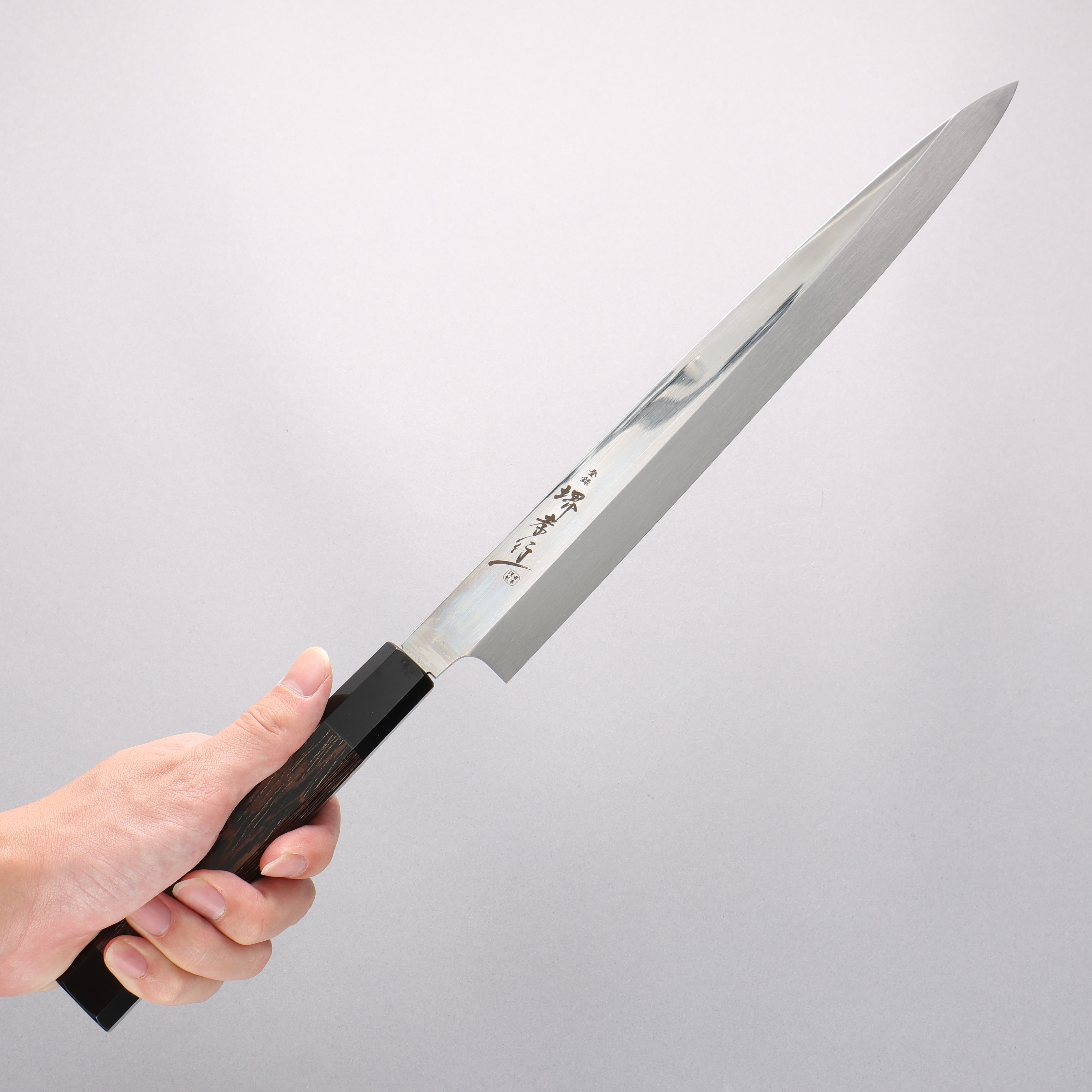堺 孝行 銀龍 本焼 スウェーデン鋼 鏡面仕上げ 柳刃包丁 300mm ウェンジ(両側水牛リング付き）柄 鞘付き - 清助刃物
