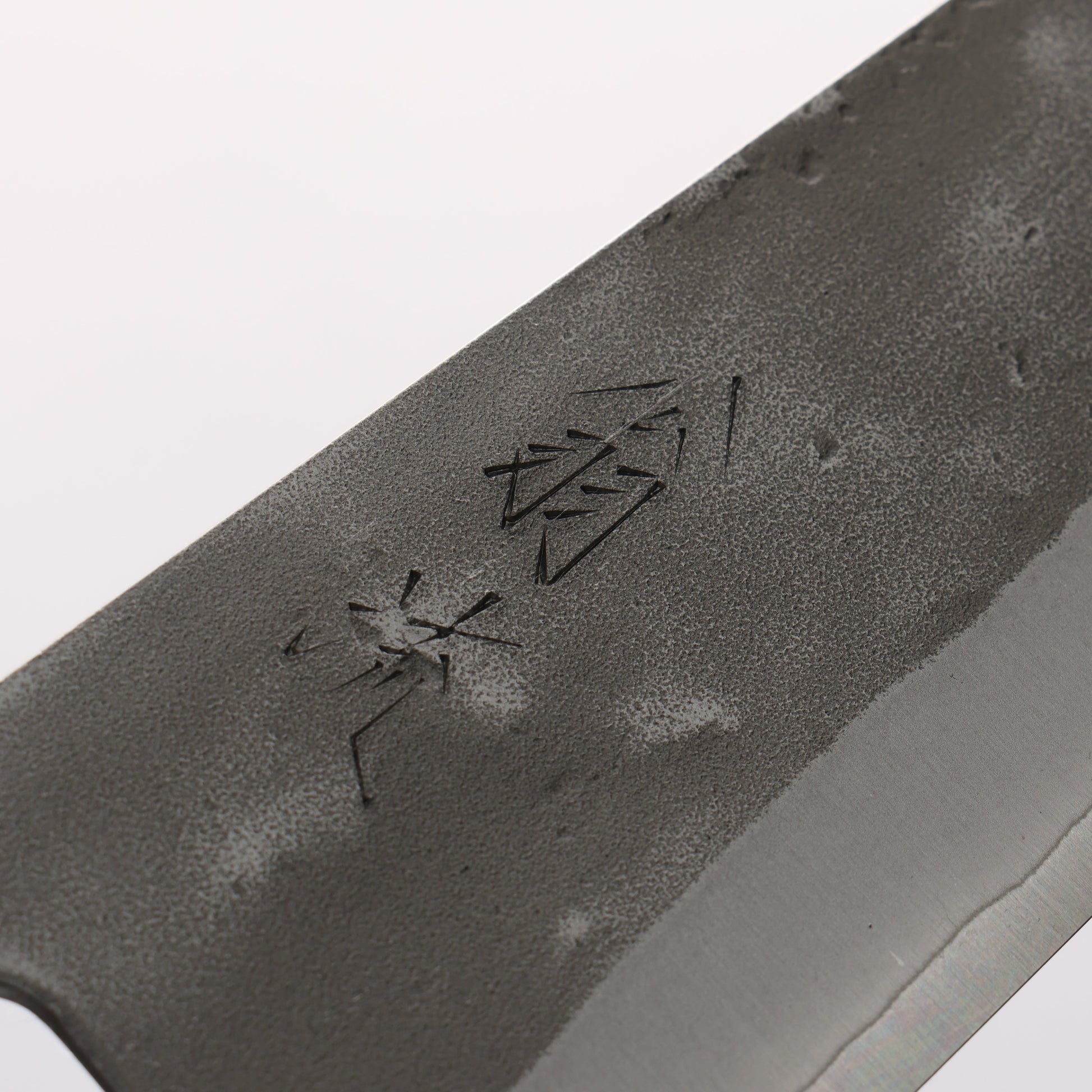 翁流 SLD鋼 梨地 小文化包丁 125mm 樫　（煤黒）柄 