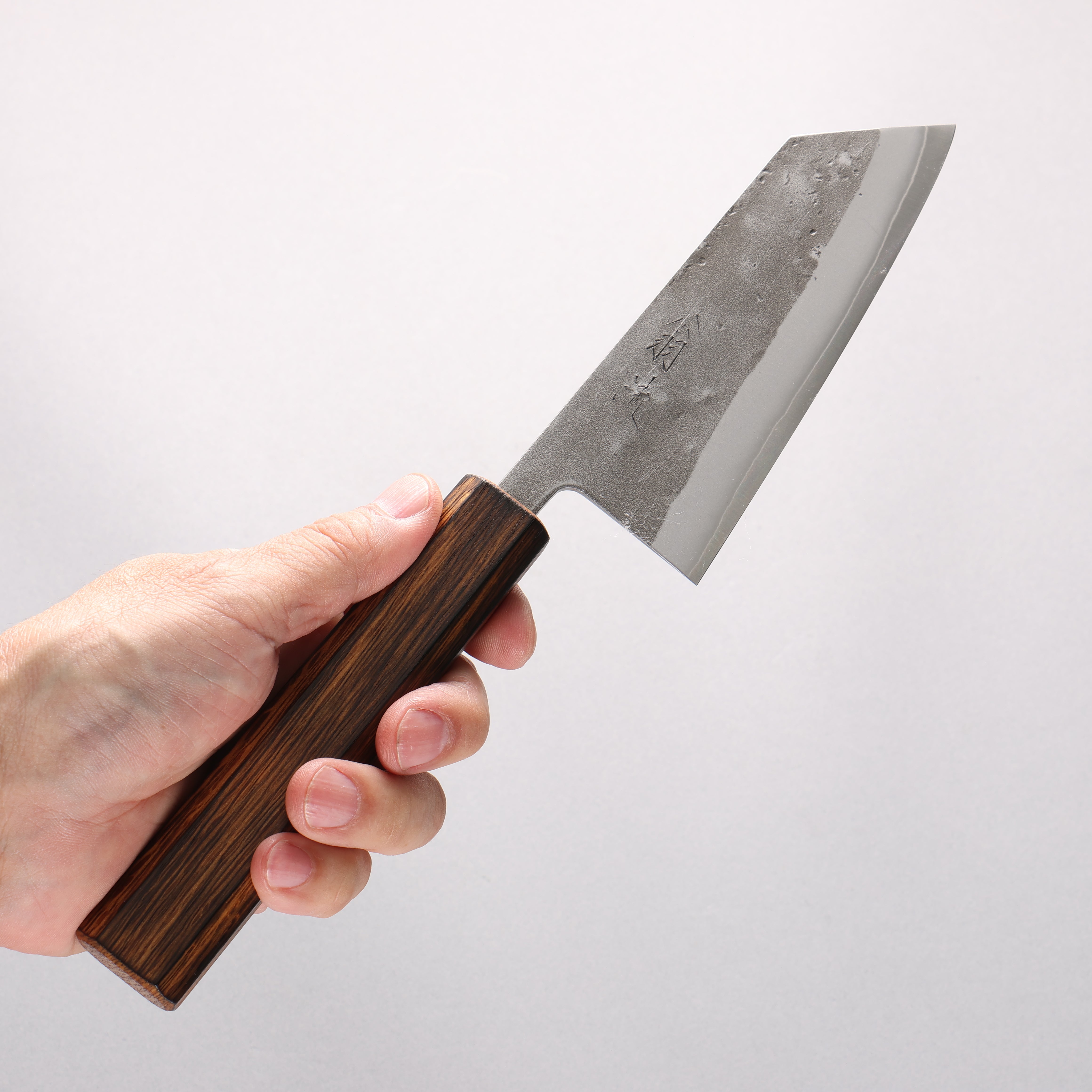 翁流 SLD鋼 梨地 小文化包丁 125mm 樫　（煤黒）柄 