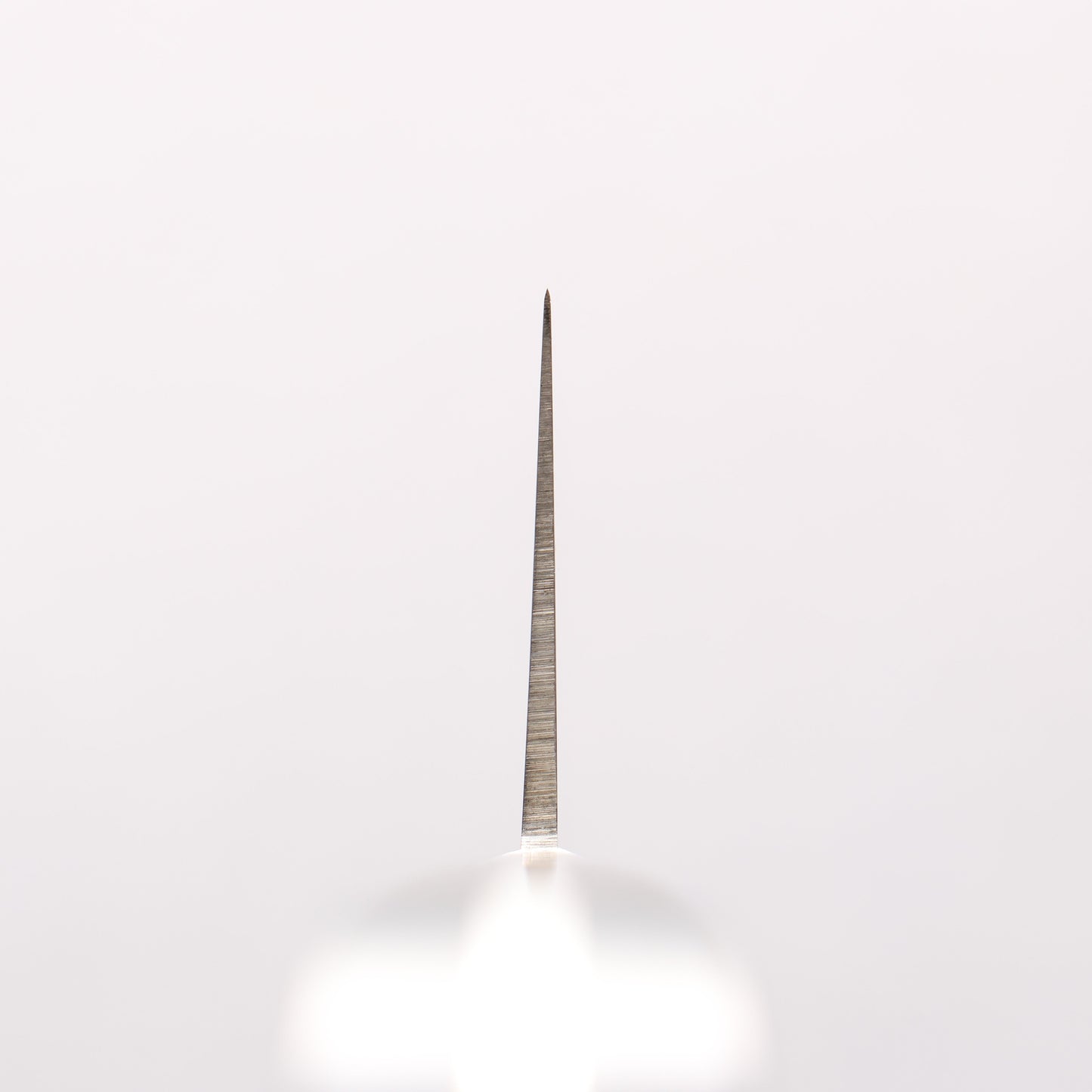 伊勢屋 モリブデン鋼（MOL） 牛刀包丁 210mm 黒マイカルタ柄 - 清助刃物