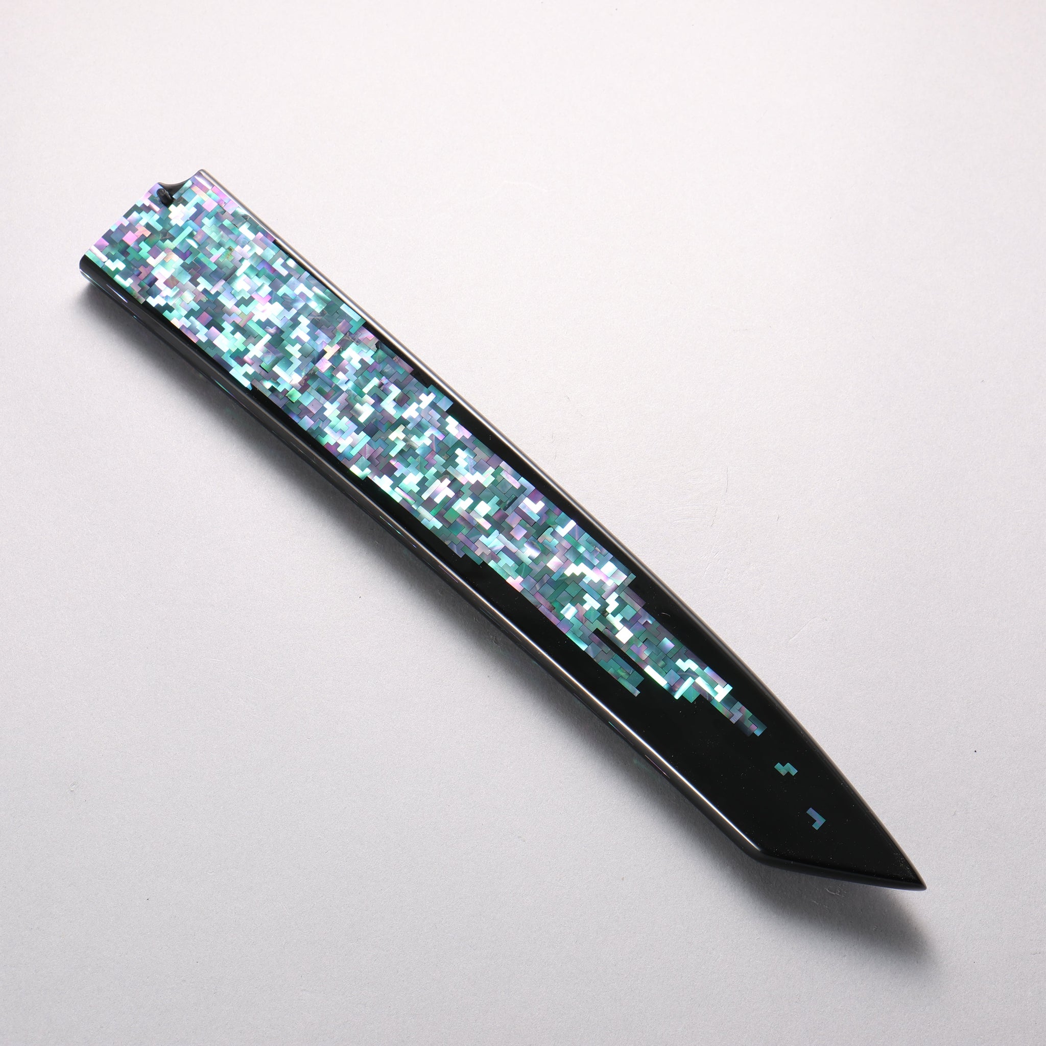 堺 孝行 本焼き 飛燕 V金10号 鏡面仕上げ 剣型柳刃包丁 300mm 黒漆塗り (螺鈿)柄 鞘付き Tetris Pattern MOP inlay (テトリス調螺鈿)