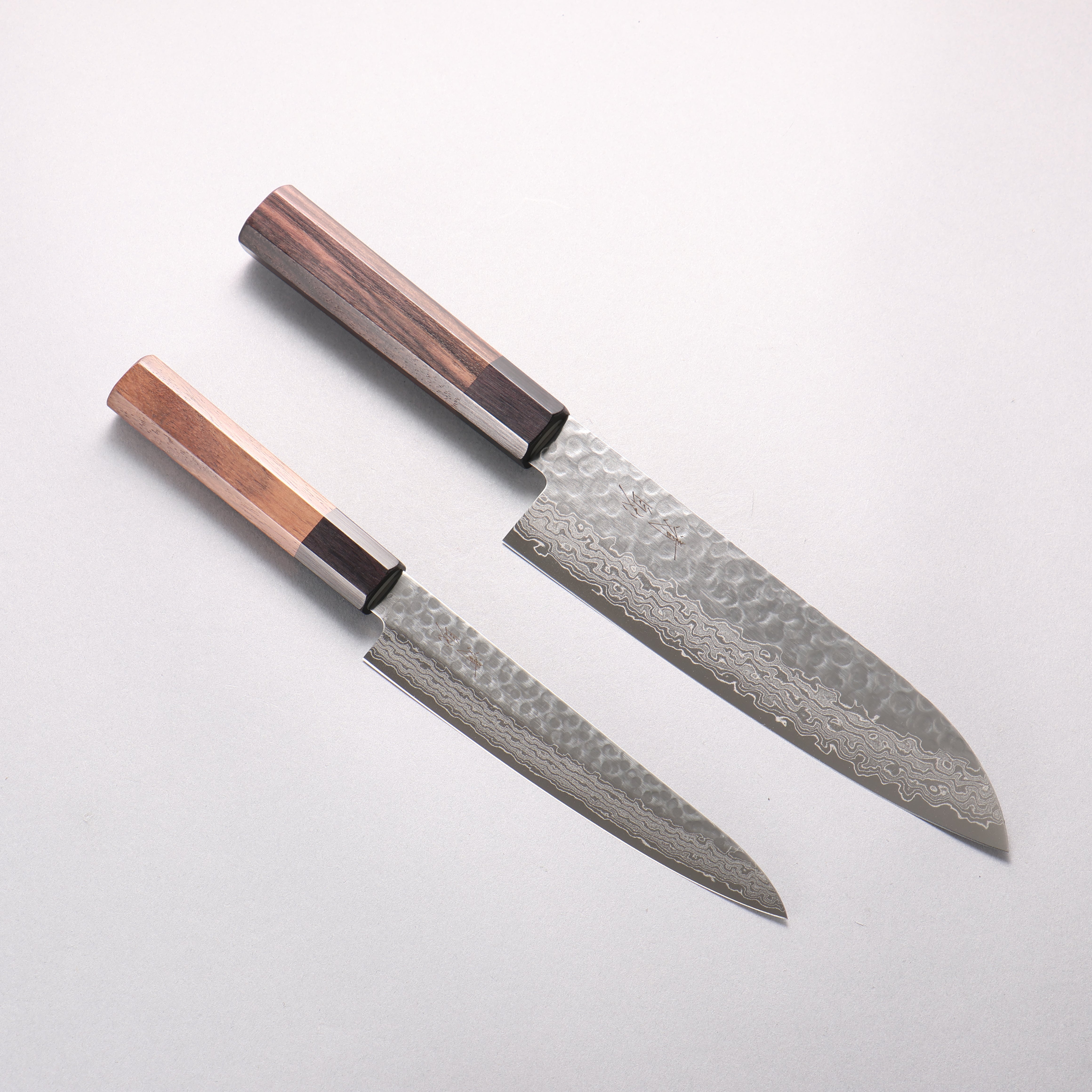 清助 AUS10 鎚目 ダマスカス 三徳包丁&ペティナイフセット 紫檀 (口輪：黒合板)柄 180mm & 150mm