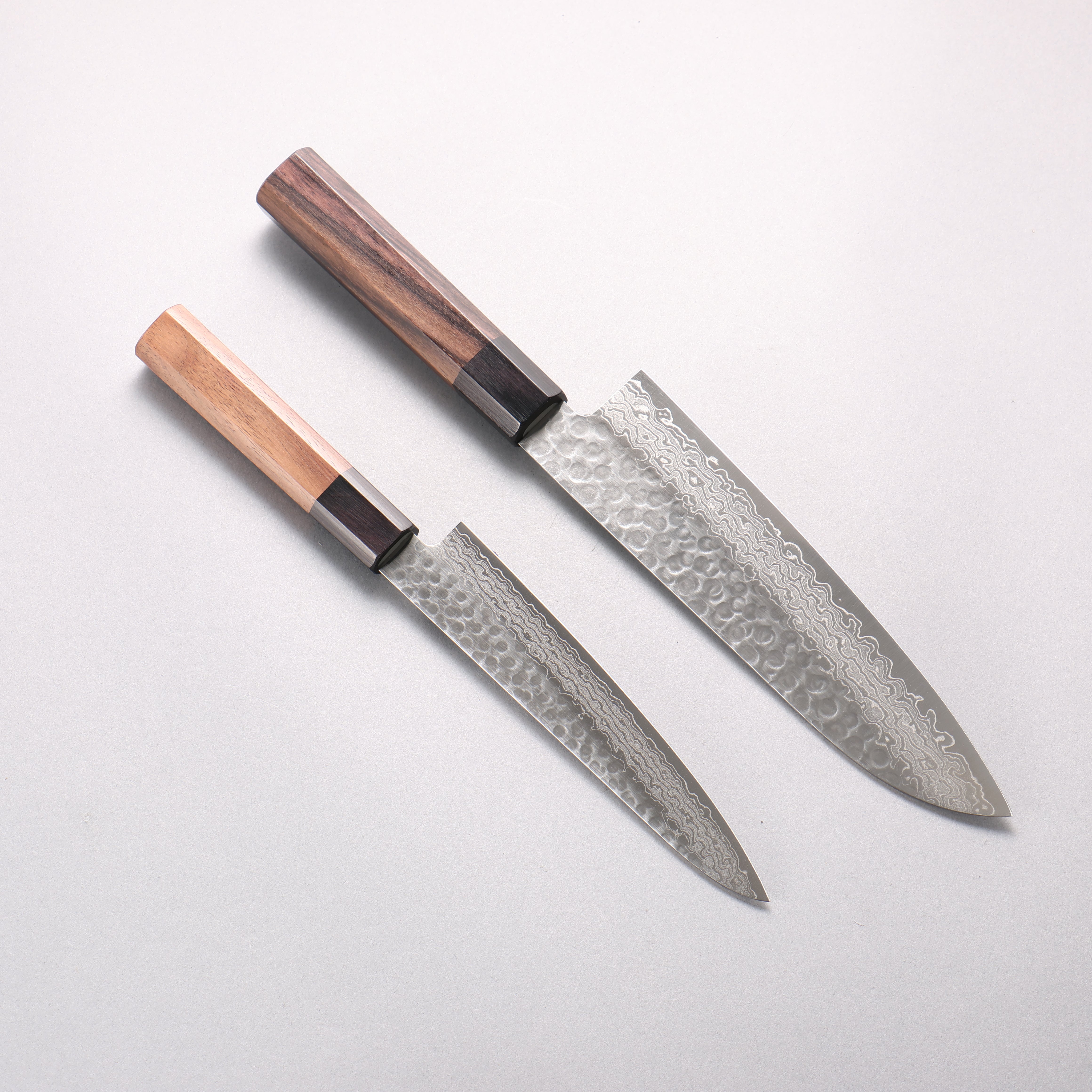 清助 AUS10 鎚目 ダマスカス 三徳包丁&ペティナイフセット 紫檀 (口輪：黒合板)柄 180mm & 150mm