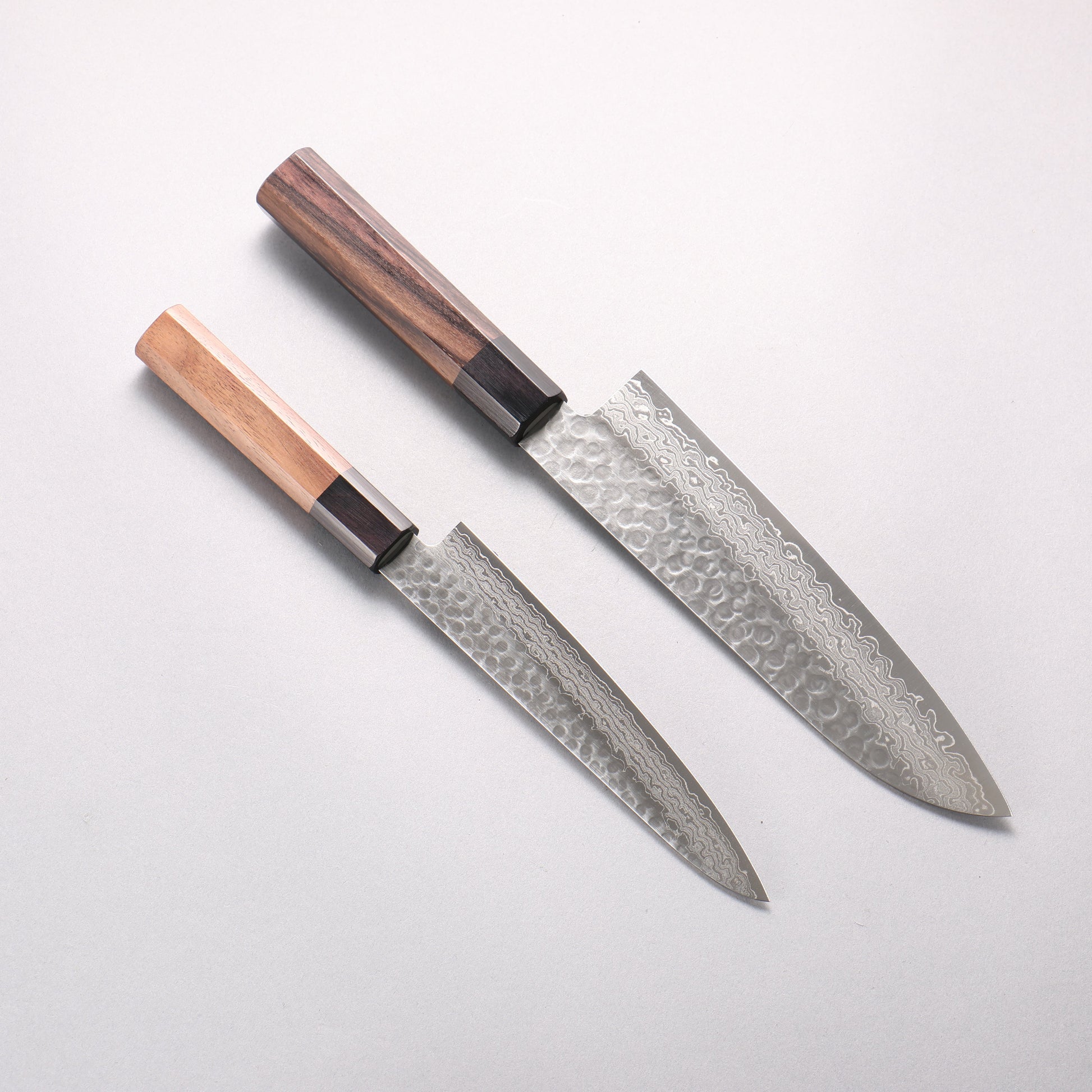清助 AUS10 鎚目 ダマスカス 三徳包丁&ペティナイフセット 紫檀 (口輪：黒合板)柄 180mm & 150mm