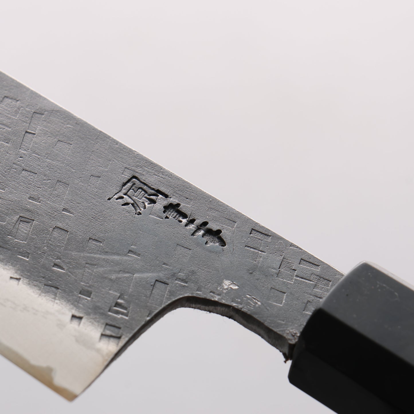 田中 誠貴 鉄火 青ニ鋼 黒打 鎚目(角) 切付三徳包丁 165mm ウォルナット柄 - 清助刃物