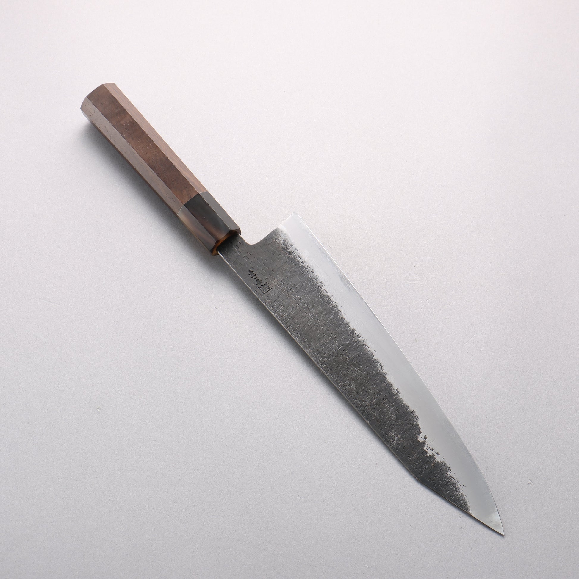 田中 誠貴 鉄火 青ニ鋼 黒打 鎚目(角) 切付牛刀包丁 240mm ウォルナット柄 - 清助刃物