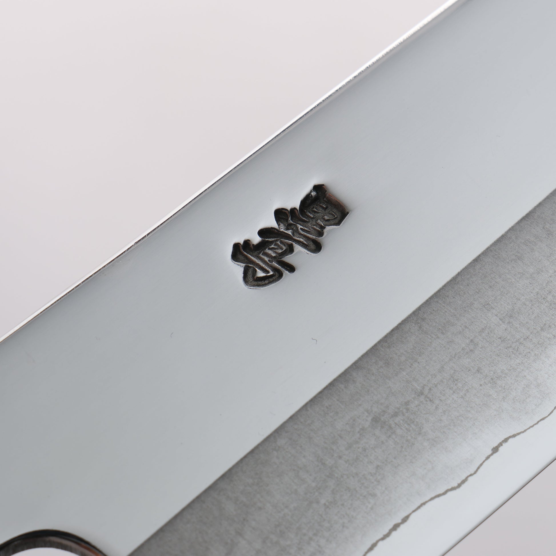 黒鳥 銀三鋼 磨き仕上げ 身卸出刃 235mm ウォルナット柄 - 清助刃物