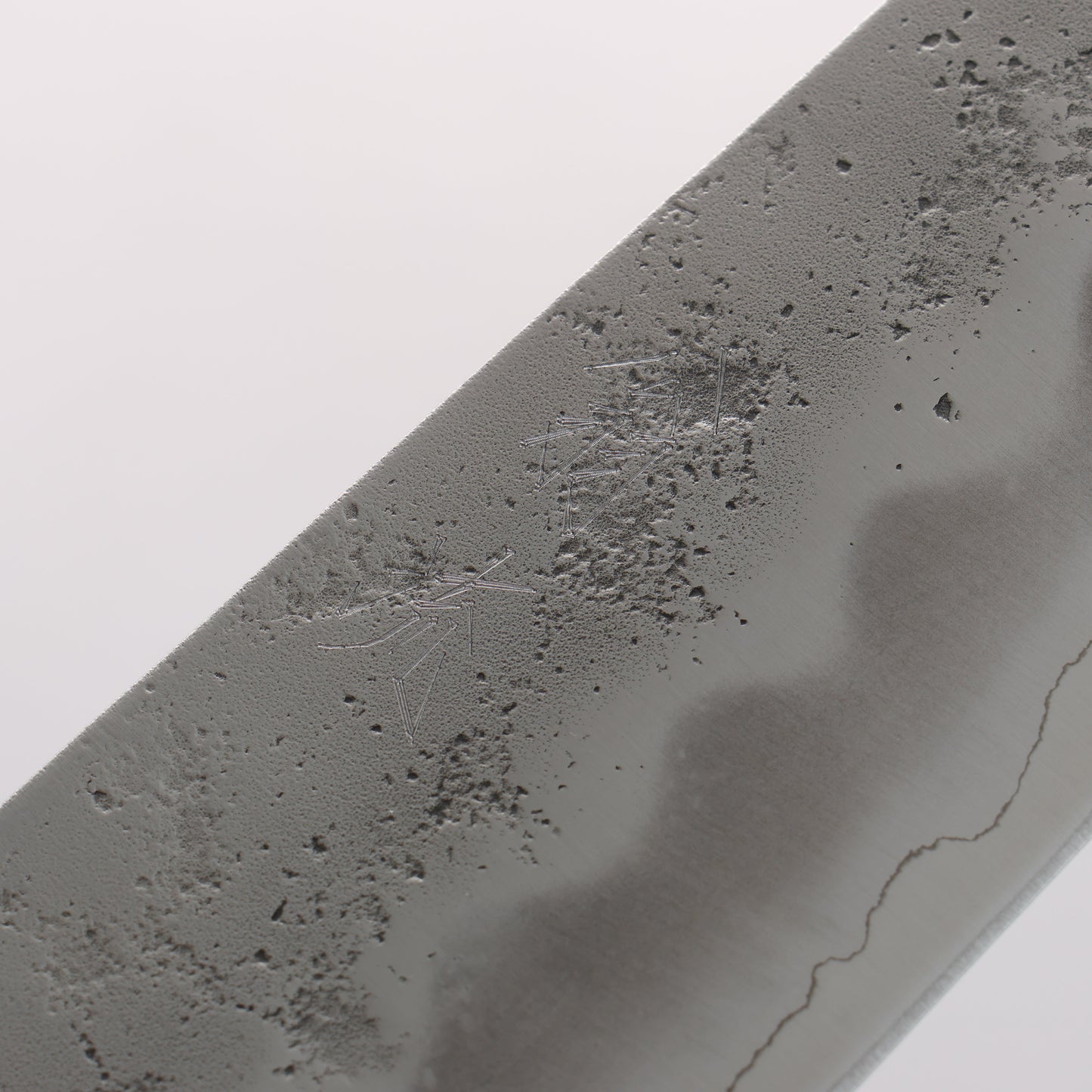 翁流 銀三鋼 梨地 牛刀包丁 210mm 樫焼柄 - 清助刃物