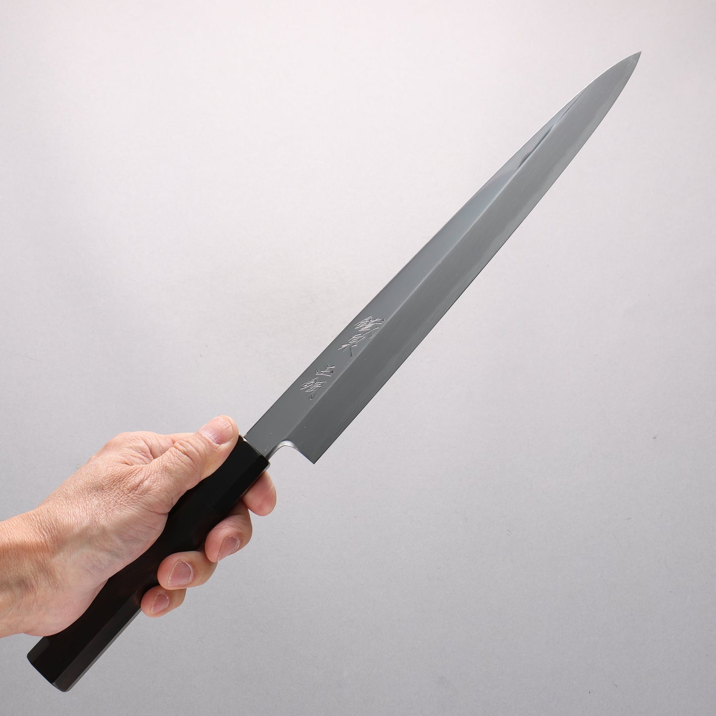鐵泉 田中作 玉鋼 鏡面仕上げ 柳刃包丁 270mm 黒檀柄 鞘付き - 清助刃物