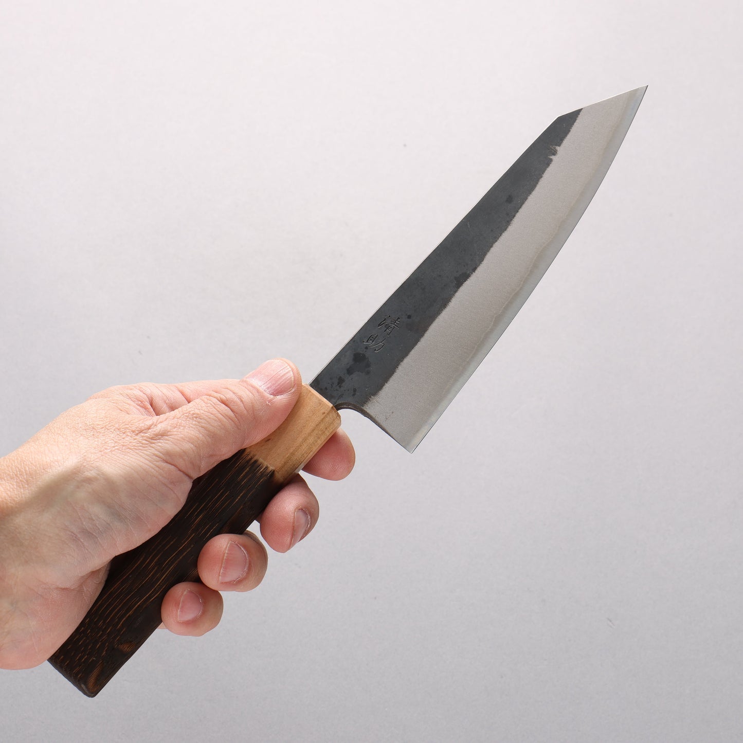 清助 青ニ鋼 黒仕上げ 小文化包丁 150mm 焼栗 （口輪：サクラ）柄 - 清助刃物