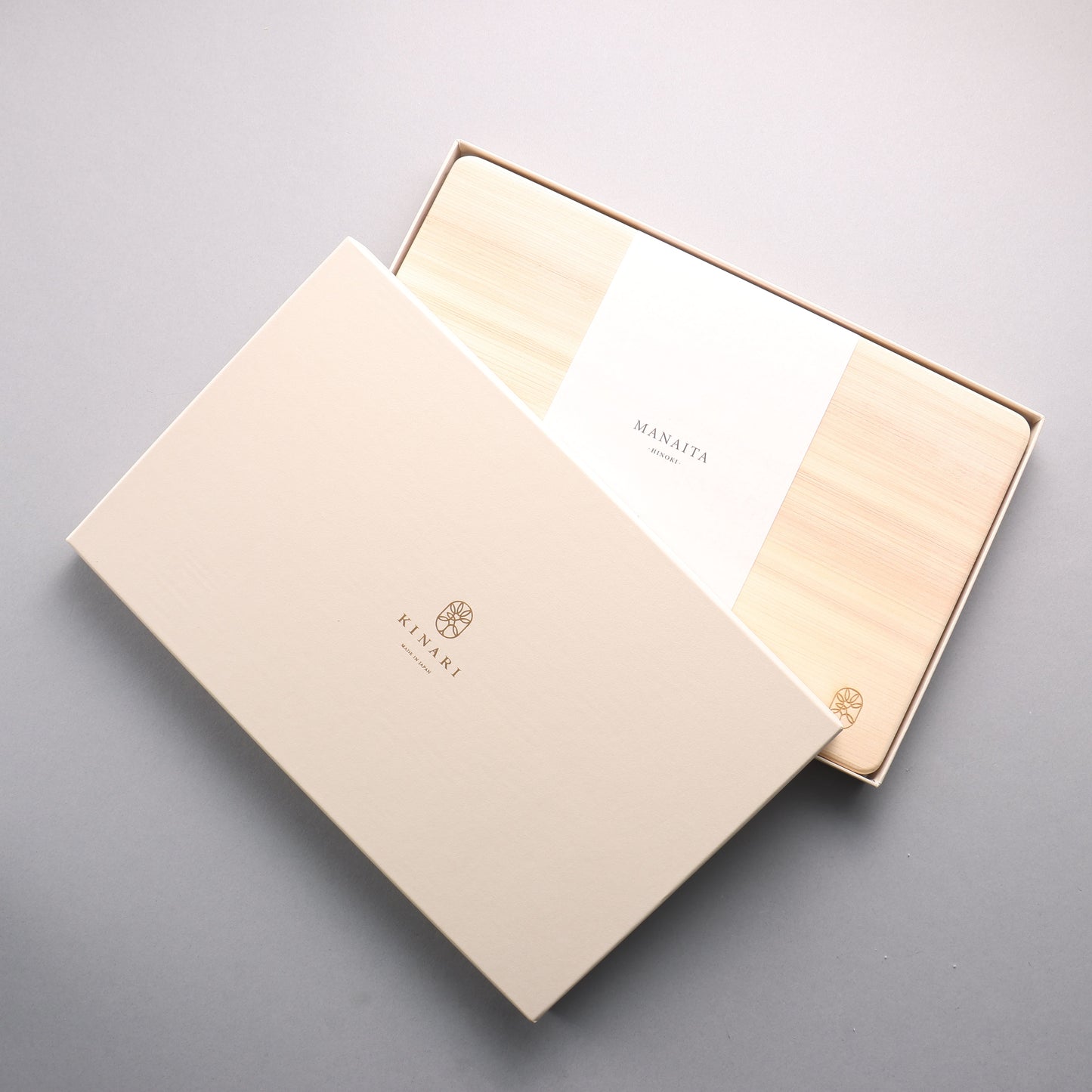 KINARI ヒノキ まな板 Small (小) 310 x 190 x 25mm - 清助刃物