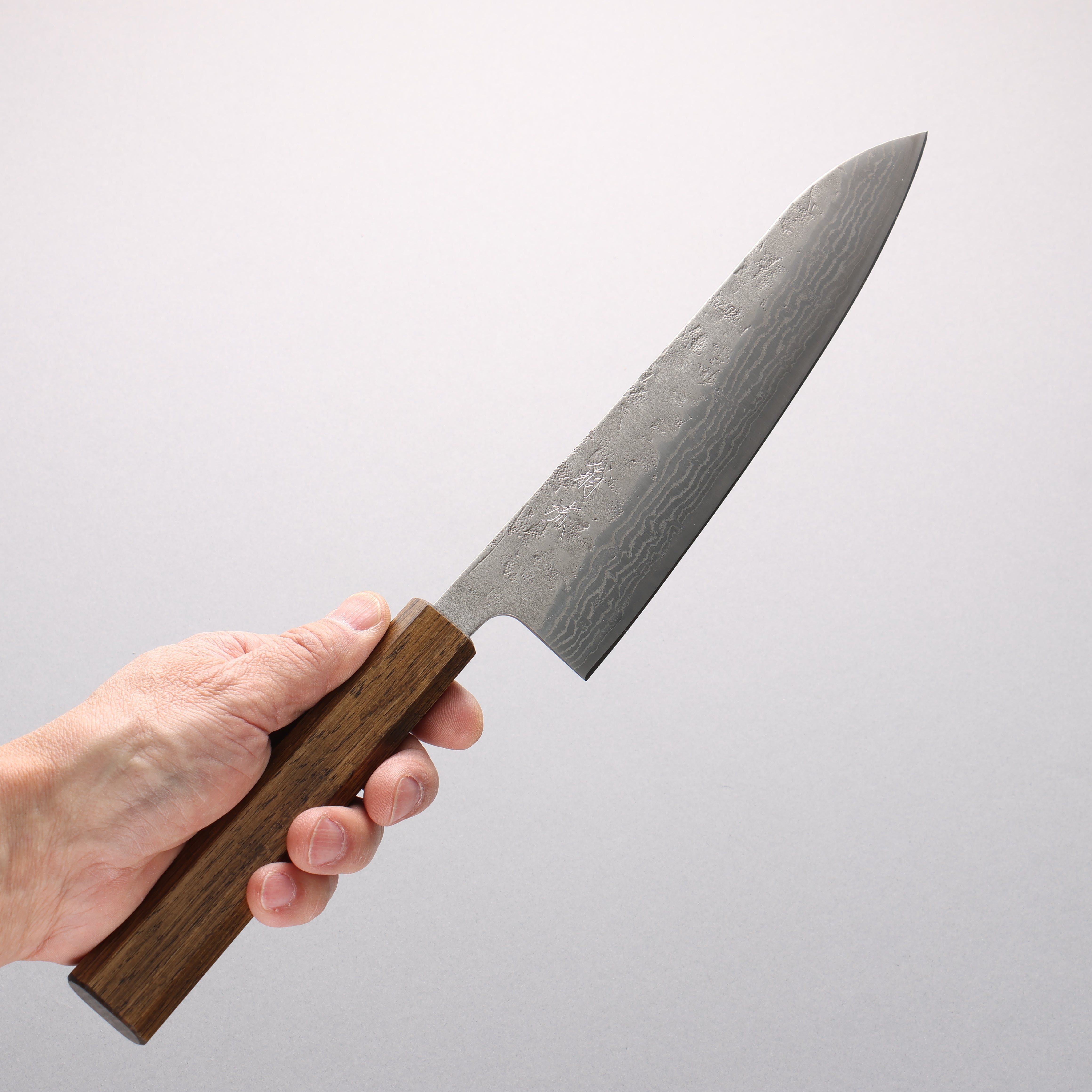 翁流 スウェーデン鋼 ダマスカス 和紙地 牛刀包丁 210mm 樫柄 - 清助刃物