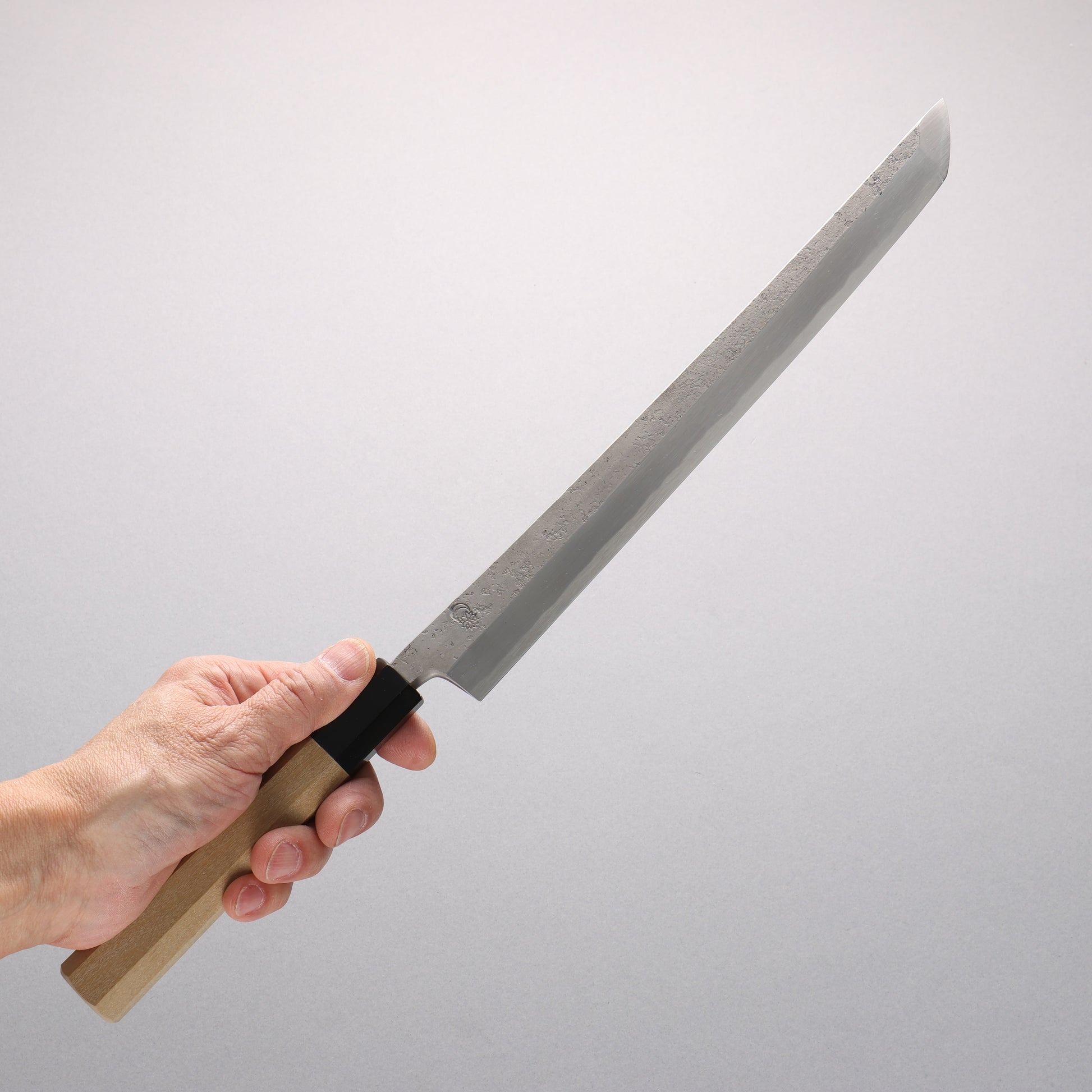 菊月 白ニ鋼 梨地 先丸蛸引包丁 270mm 朴柄 - 清助刃物