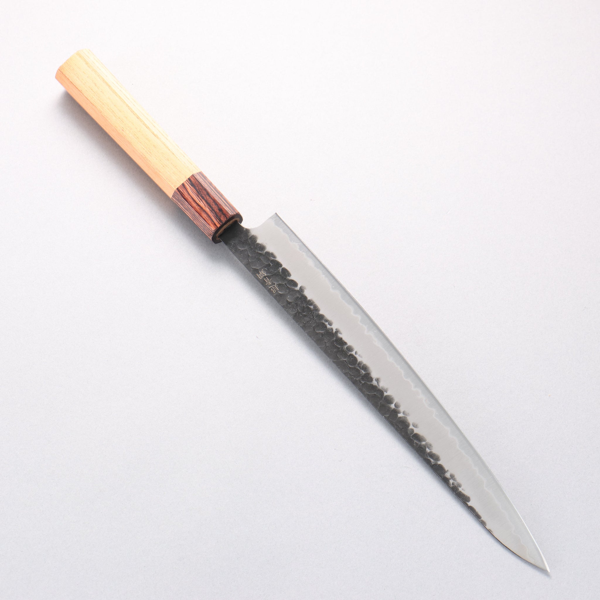 堺 孝行 青スーパー鋼 鎚目 黒仕上げ 筋引包丁 240mm ケヤキ柄 - 清助刃物