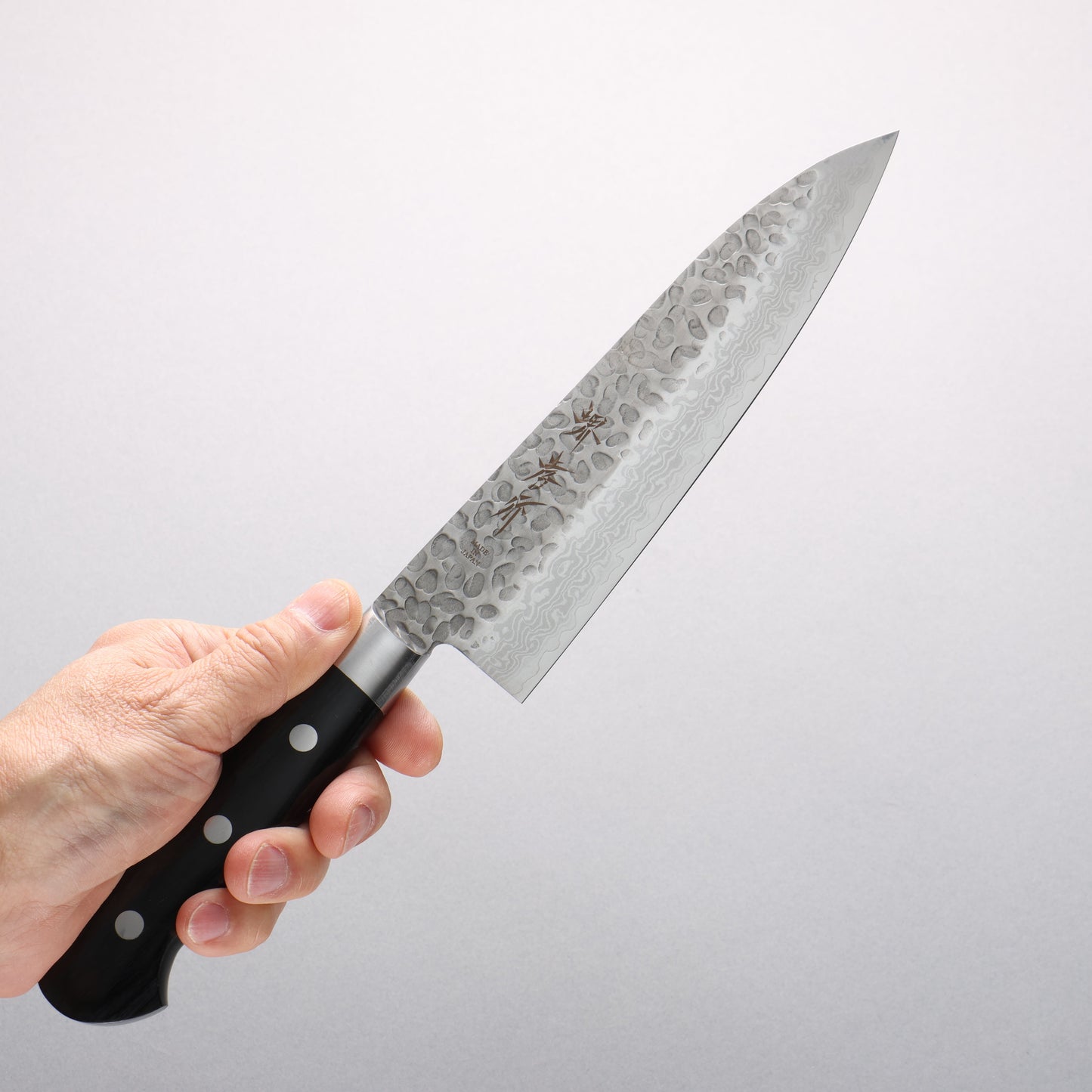 堺 孝行 V金10号 鎚目 ダマスカス 17層 牛刀包丁 180mm 黒合板柄 - 清助刃物