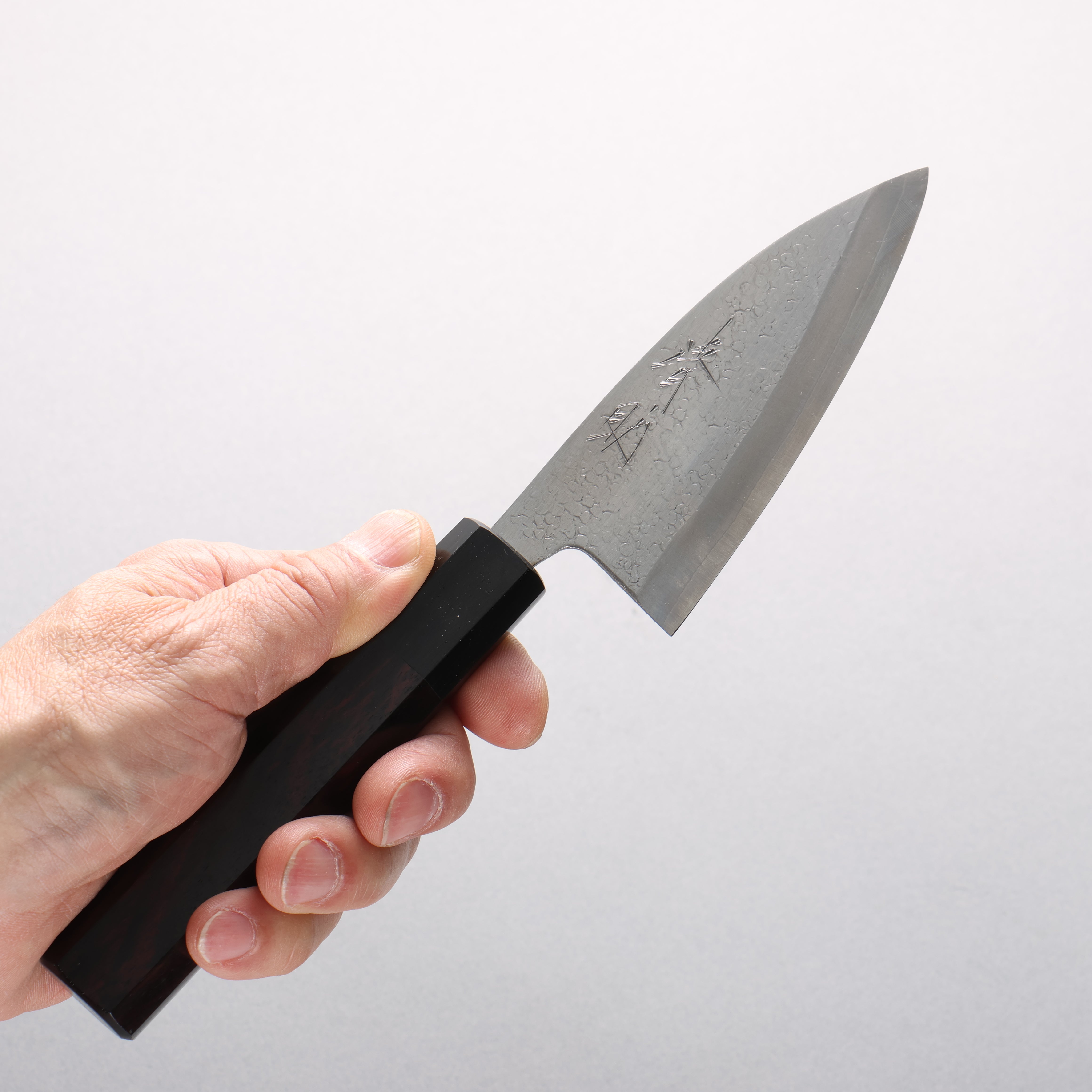 清助 銀三鋼 鎚目(丸) 鯵切り包丁 105mm 紫檀 (口輪：黒合板)柄