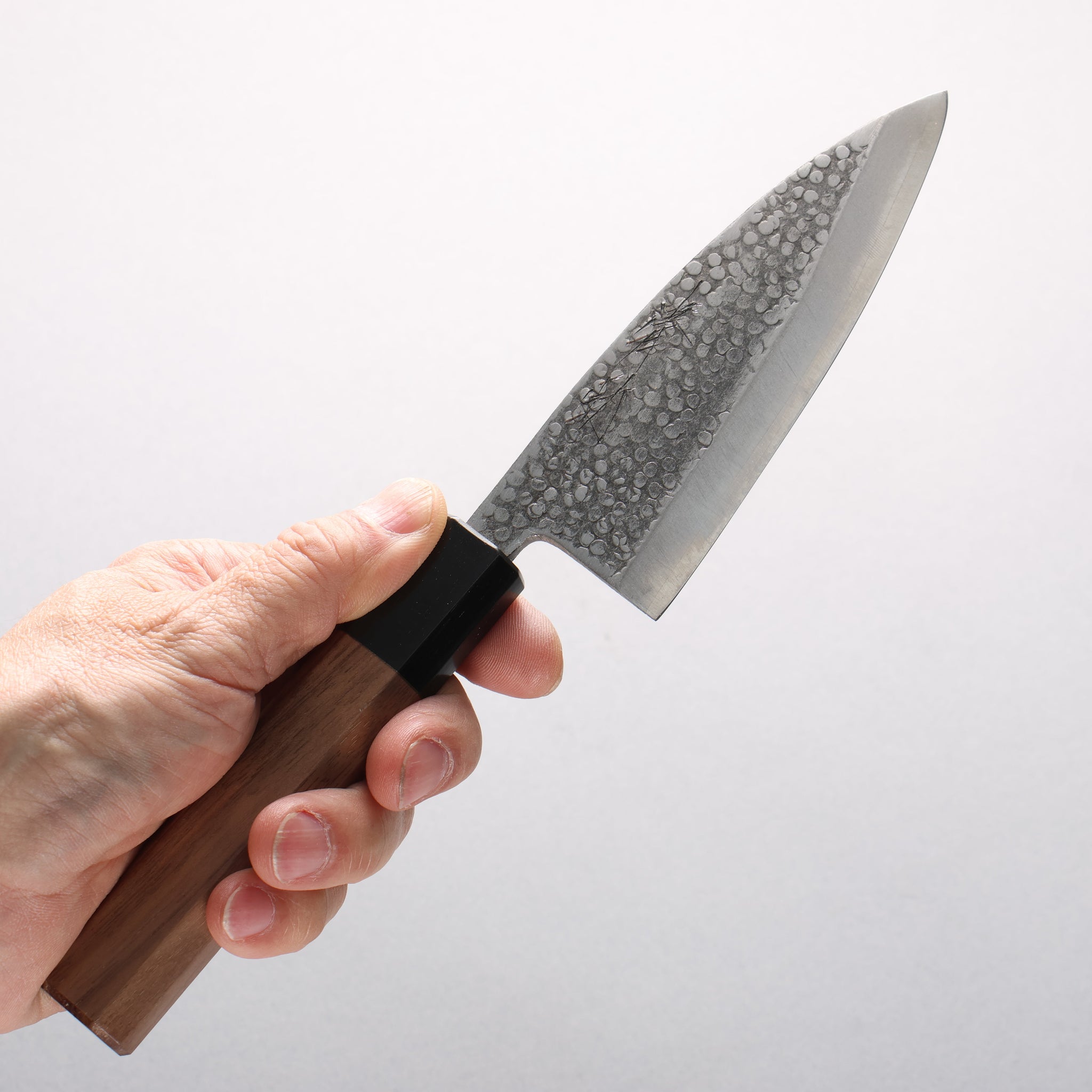 清助 銀三鋼 鎚目(丸) 鯵切り包丁 120mm ウォルナット柄