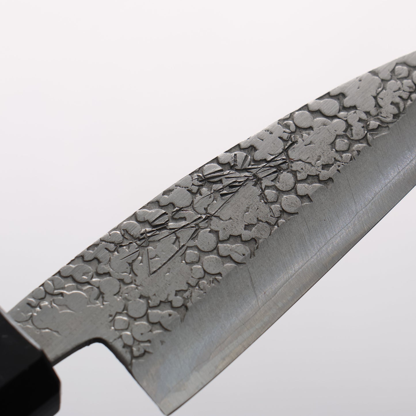 清助 銀三鋼 鎚目(丸) 鯵切り包丁 90mm ウォルナット柄 - 清助刃物