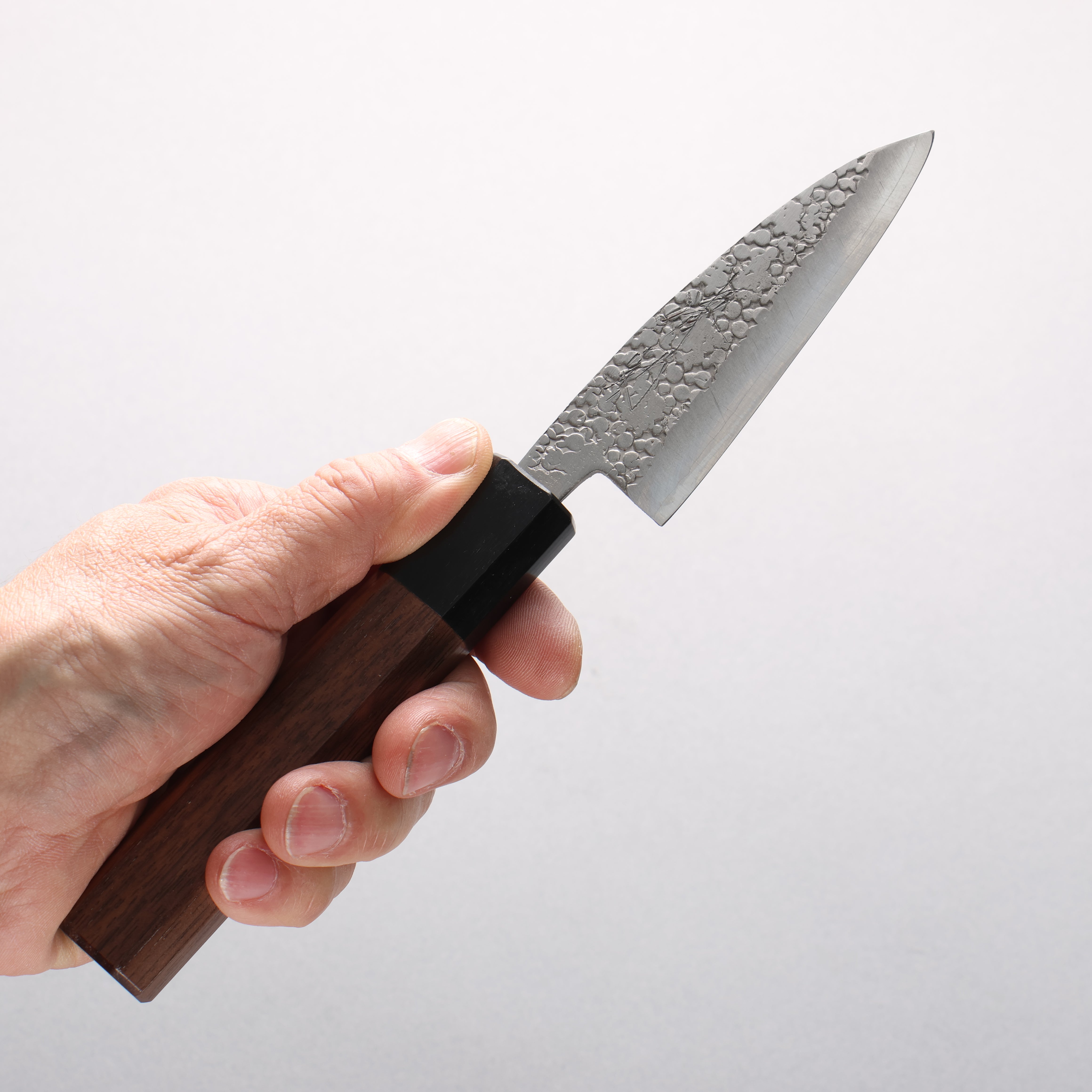 清助 銀三鋼 鎚目(丸) 鯵切り包丁 90mm ウォルナット柄