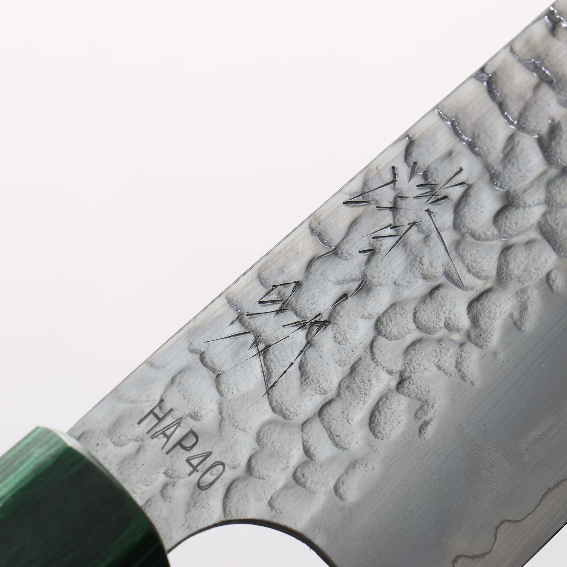 清助 HAP40 鎚目 三徳包丁 170mm ウォルナット (両側緑口輪)柄 - 清助刃物