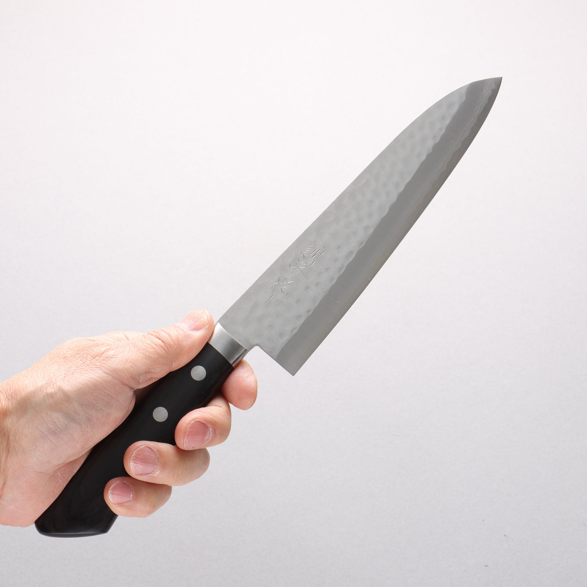 訓平 刻流（こくりゅう） V金10号 鎚目 ダマスカス 牛刀包丁 180mm 黒合板柄 - 清助刃物