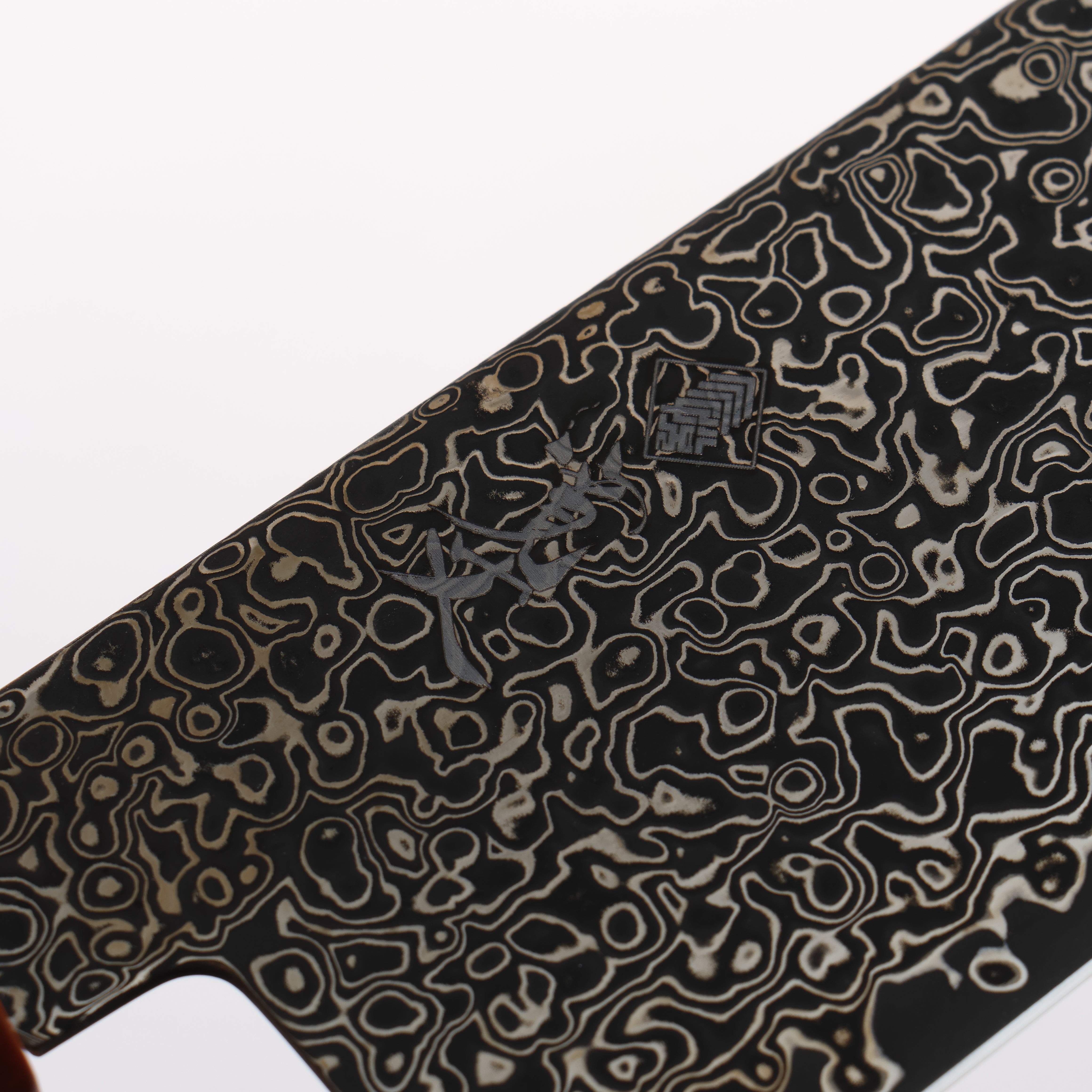 寛丈 SG2 黒ダマスカス 三徳包丁 180mm 茶スタビライズドウッド (銀リング)柄 - 清助刃物