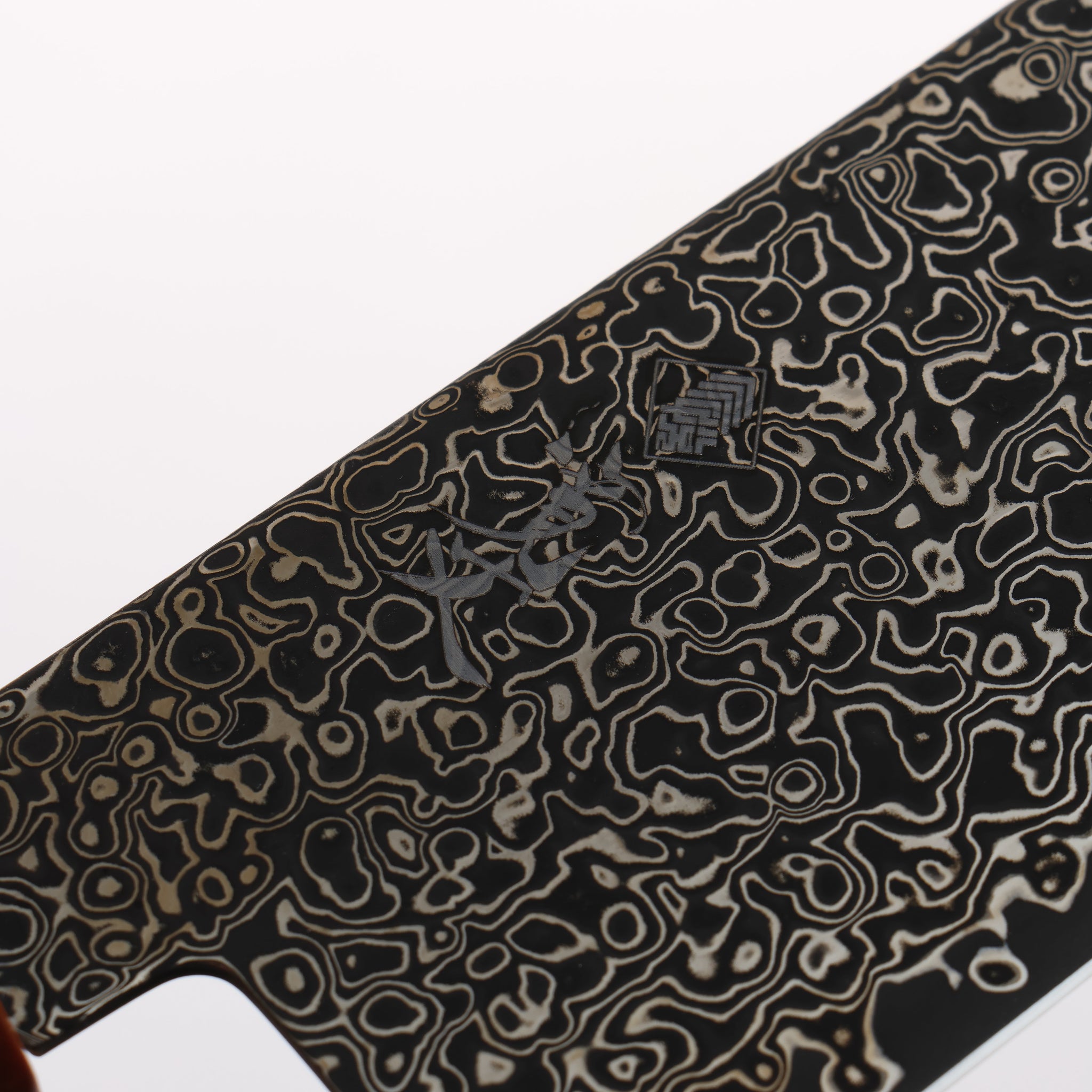 寛丈 SG2 黒ダマスカス 三徳包丁 180mm 茶スタビライズドウッド (銀リング)柄 - 清助刃物