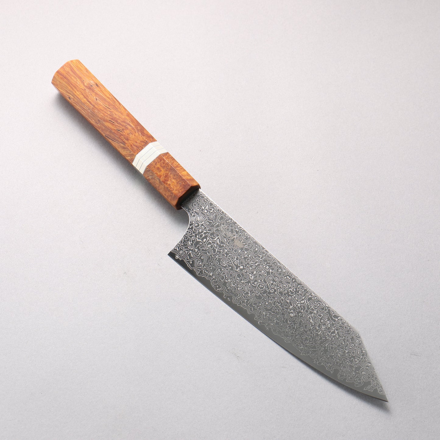 寛丈 SG2 ダマスカス 磨き仕上げ 切付三徳包丁 180mm 茶スタビライズドウッド (銀リング)柄 - 清助刃物