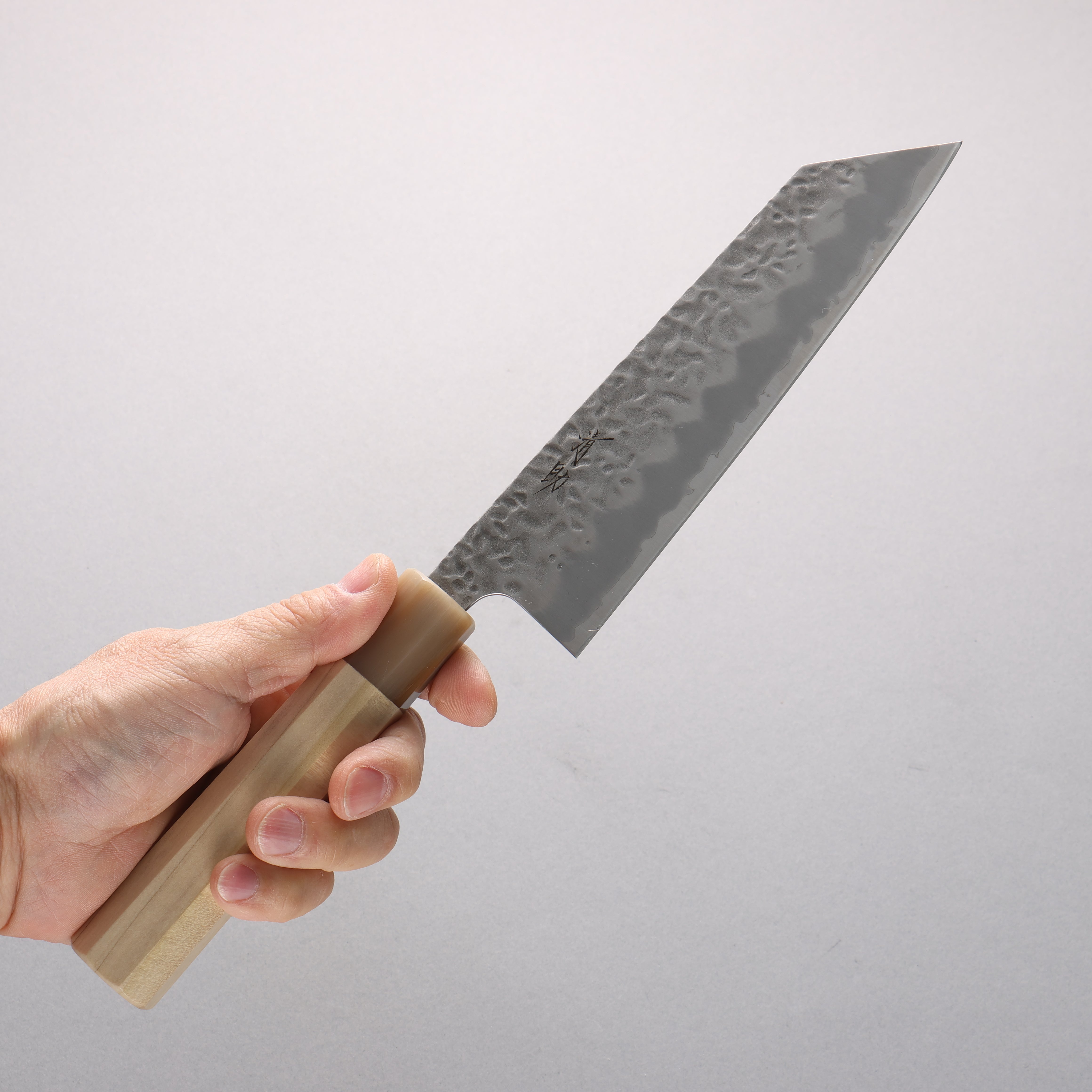 清助 雲 白一鋼 鎚目 文化包丁 165mm 朴柄 - 清助刃物