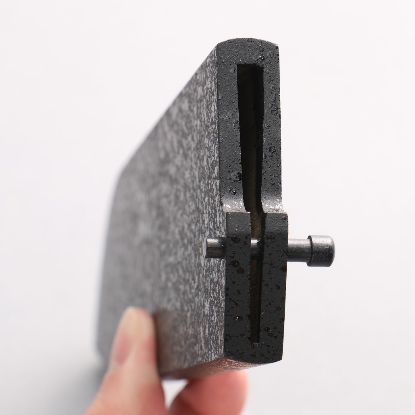 黒石目鞘 三徳用 黒合板ピン付き 180mm - 清助刃物