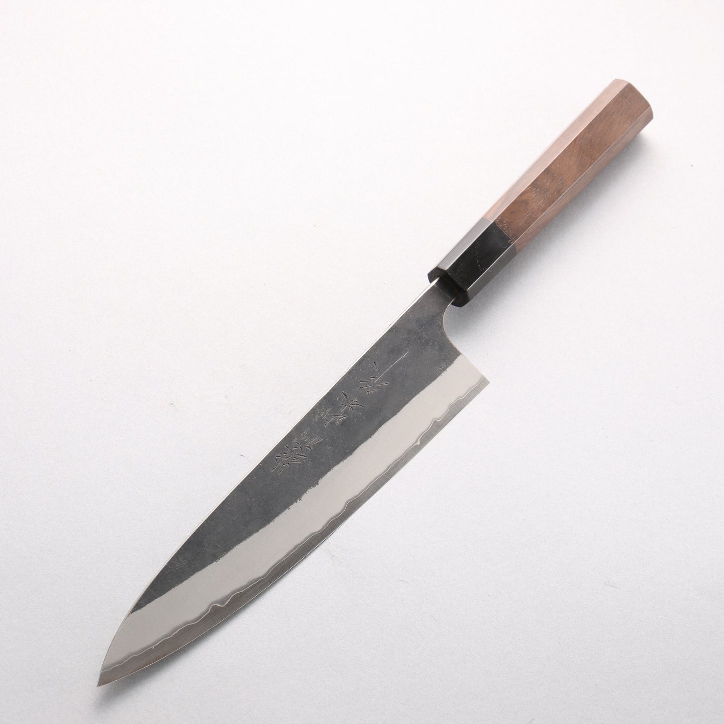 山本 直 青スーパー鋼 黒打 牛刀包丁 210mm ウォルナット柄 - 清助刃物