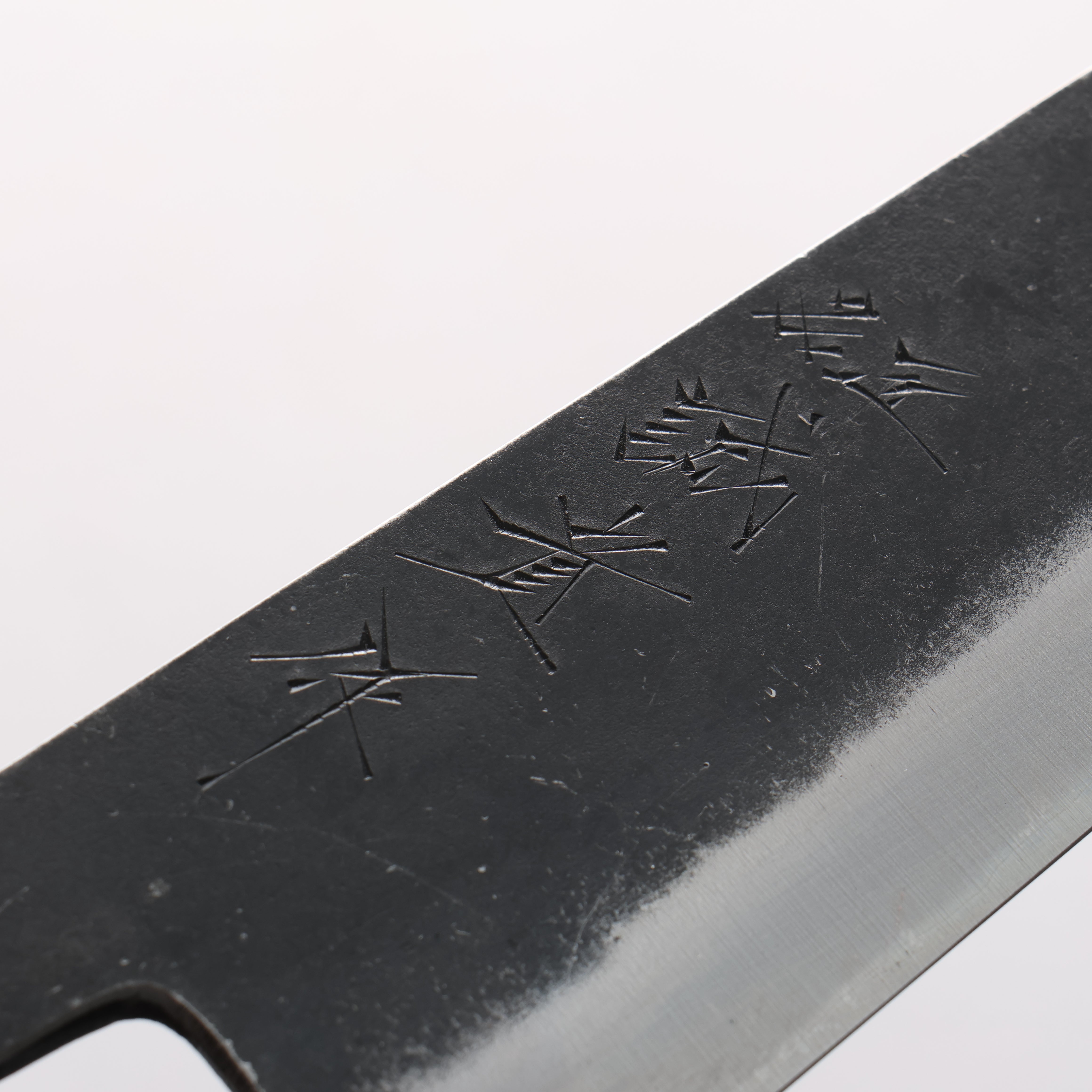 田中 誠貴 鉄火 青ニ鋼 黒打 剣型牛刀包丁 190mm ウォルナット柄 - 清助刃物