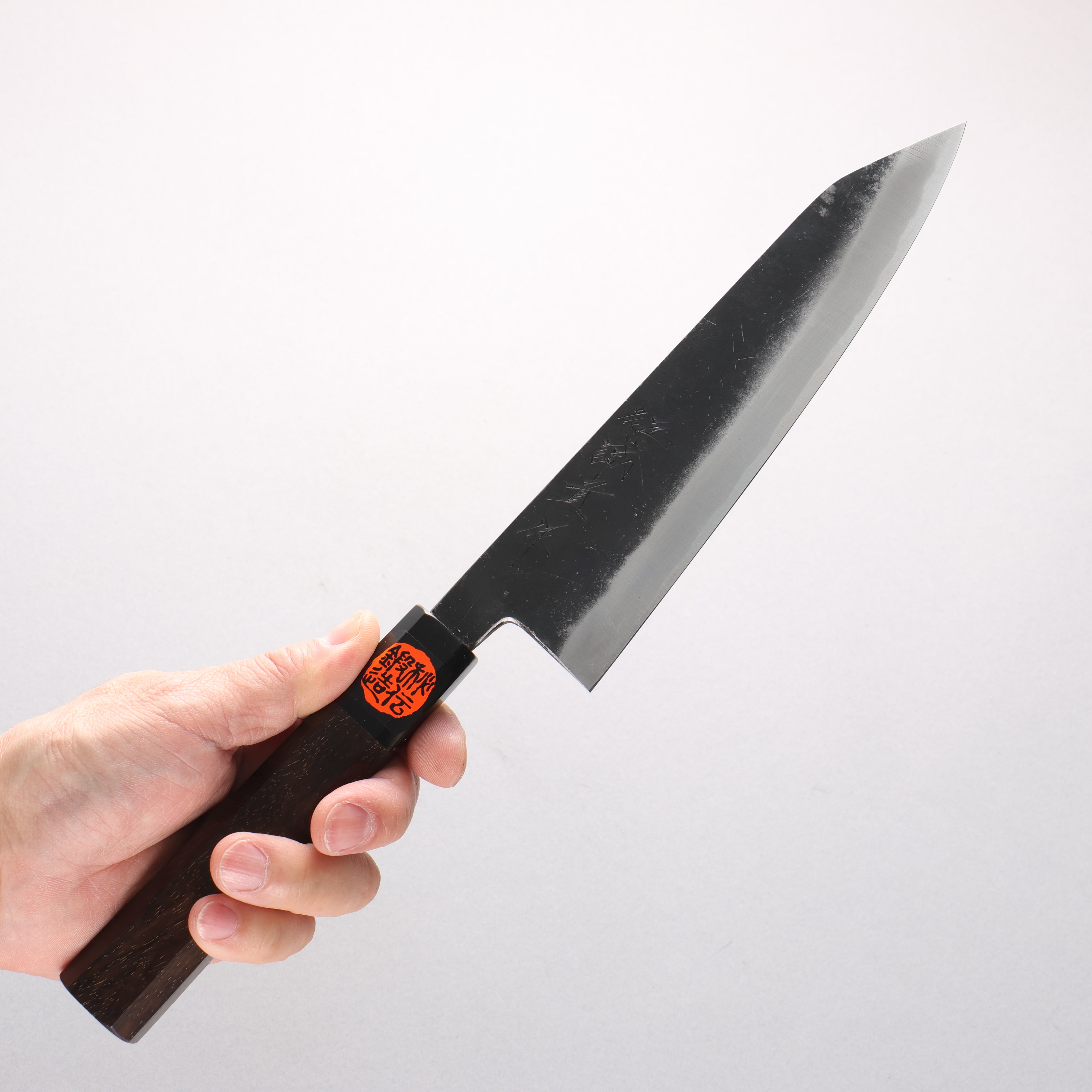 田中 誠貴 鉄火 青ニ鋼 黒打 剣型牛刀包丁 190mm ウォルナット柄 - 清助刃物