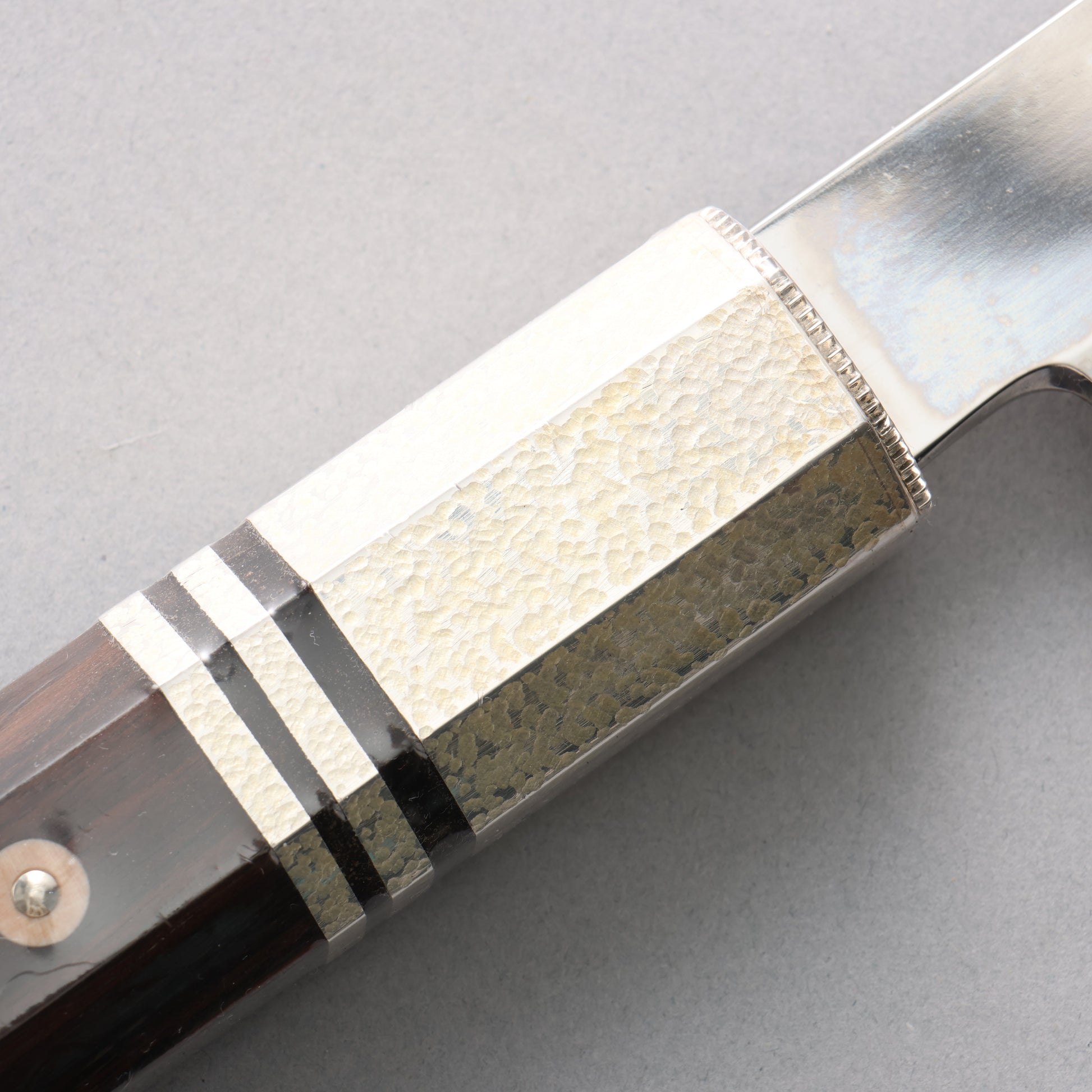 堺 孝行 本焼き 銀三鋼 鏡面仕上げ 先丸柳刃包丁 510mm 黒檀 （上下銀口輪）柄 鞘付き - 清助刃物