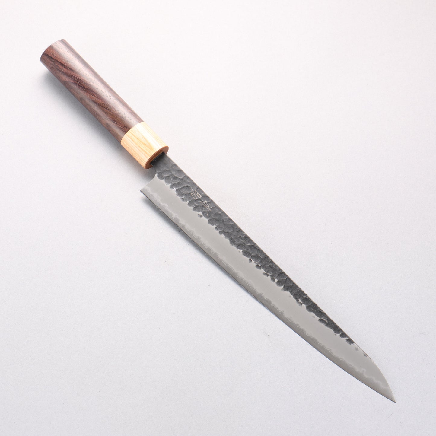 清助 黒白 青スーパー鋼 鎚目 黒打 筋引包丁 240mm 紫檀柄 - 清助刃物