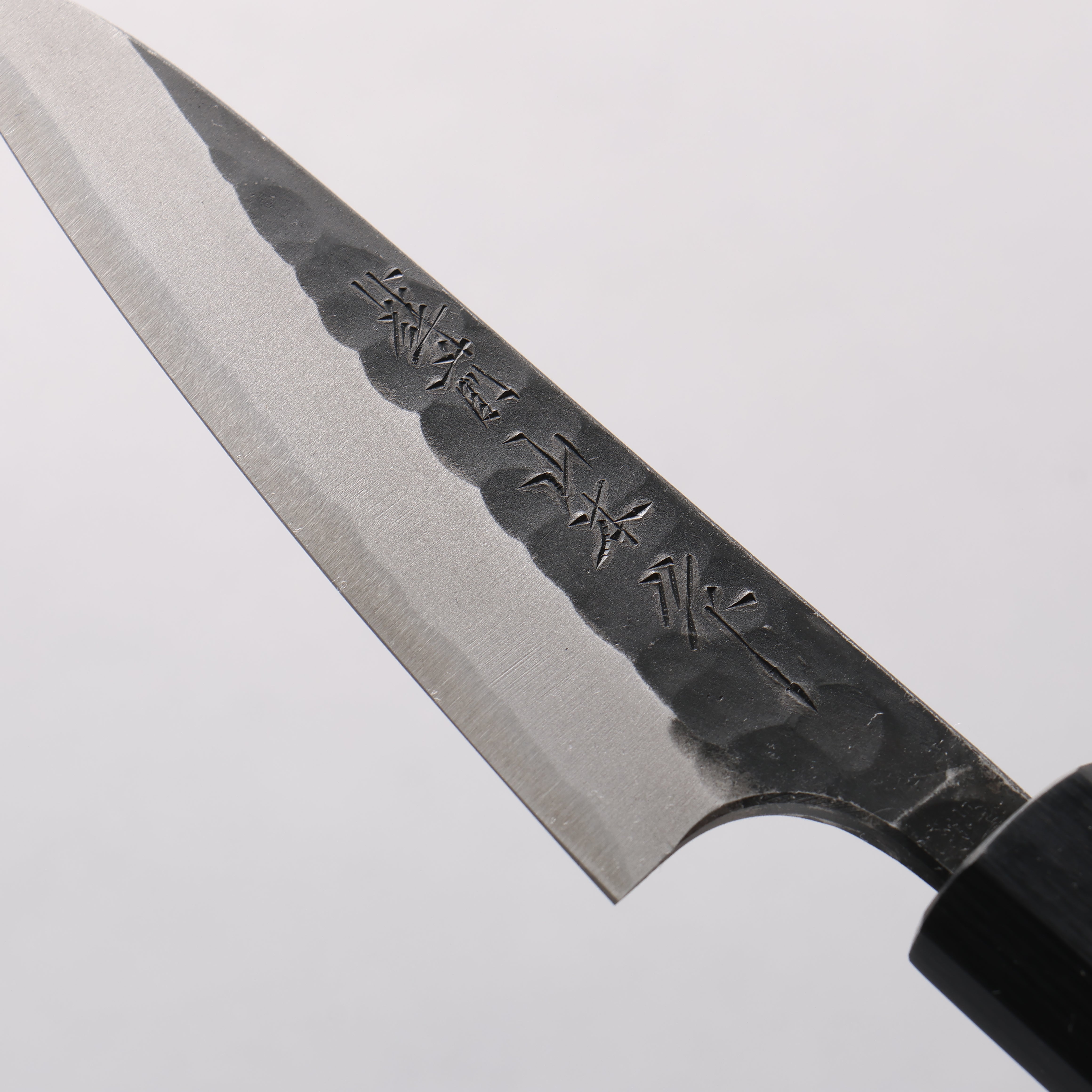 山本 直 青スーパー鋼 黒打 鎚目(丸) ペティーナイフ 100mm 楓(樹脂含浸)柄 - 清助刃物