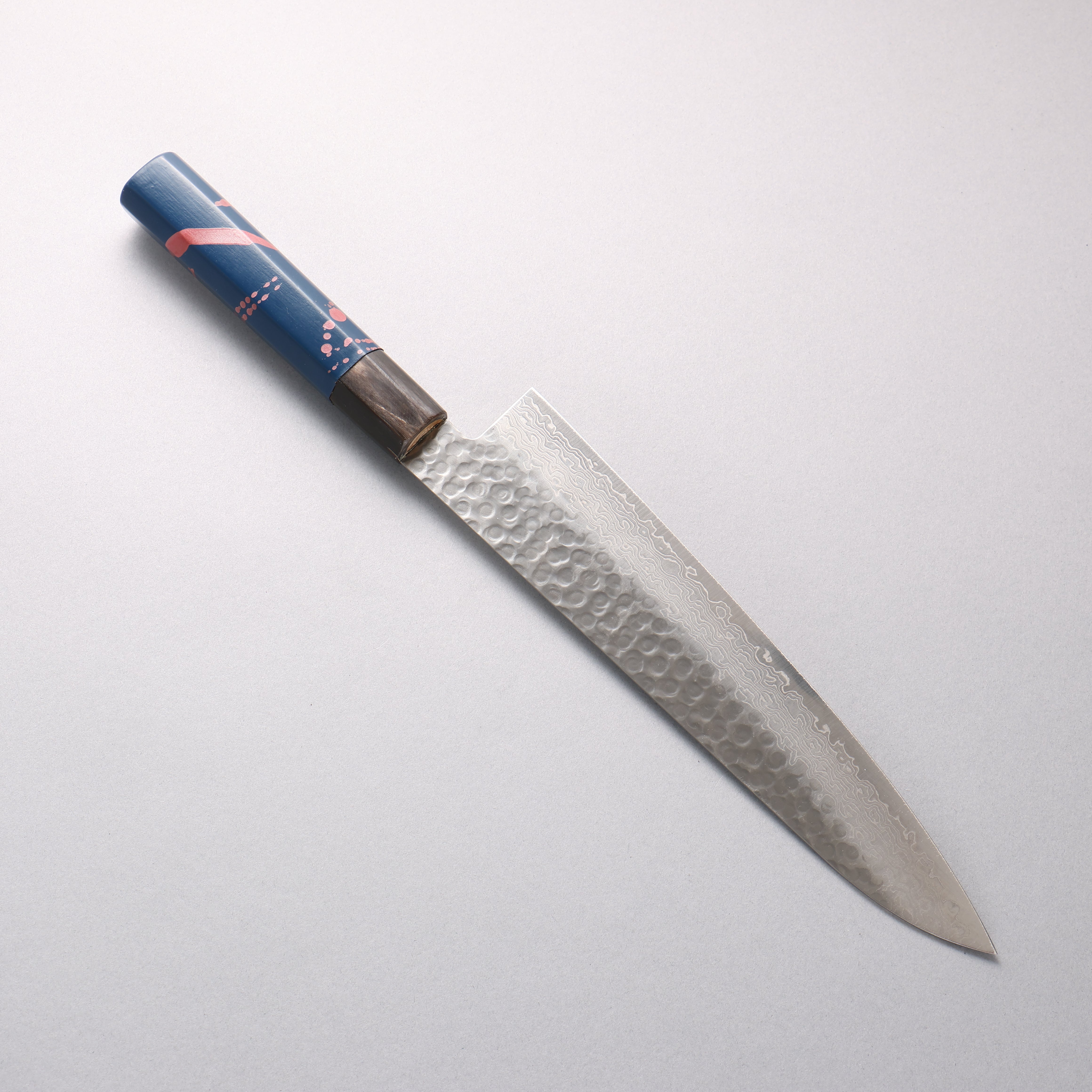 堺 孝行 V金10号 33層ダマスカス 牛刀包丁 240mm 青漆塗り柄 鞘付き - 清助刃物
