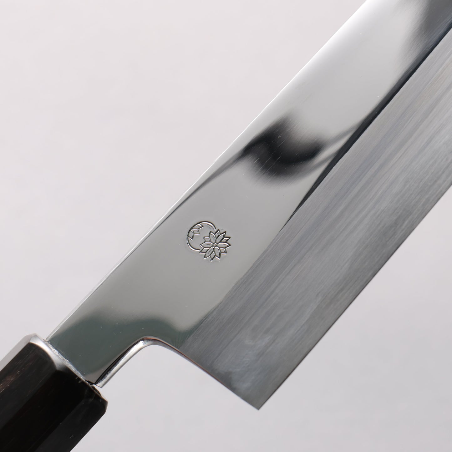 重陽 青一鋼 鏡面仕上げ 牛刀包丁 240mm 黒檀　(口輪：黒水牛)柄