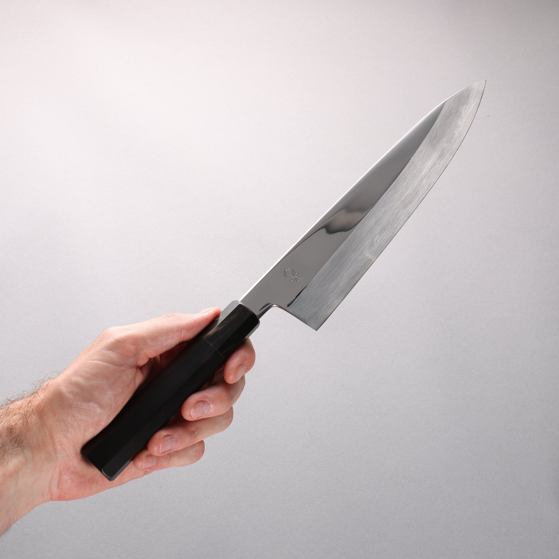 重陽 青一鋼 鏡面仕上げ 牛刀包丁 240mm 黒檀　(口輪：黒水牛)柄
