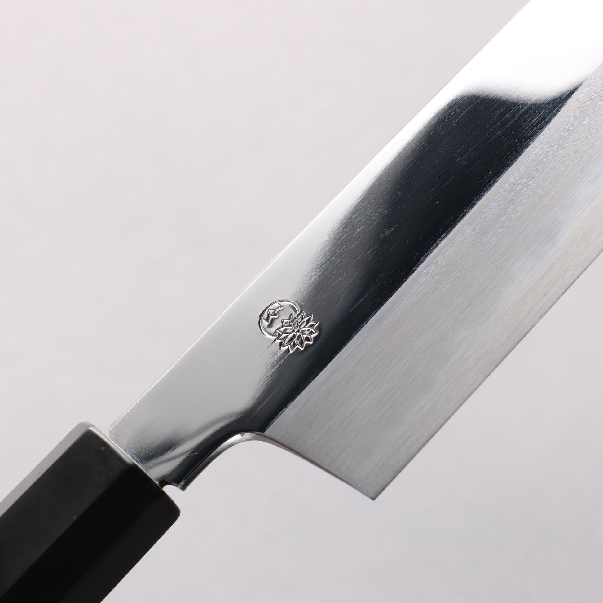 重陽 青一鋼 鏡面仕上げ 三徳包丁 180mm 黒檀　(口輪：黒水牛)柄