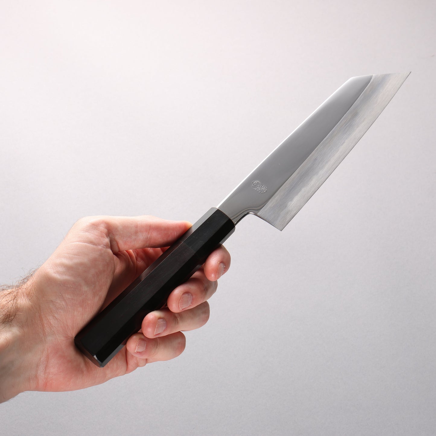 重陽 青一鋼 鏡面仕上げ 切付三徳包丁 180mm 黒檀　(口輪：黒水牛)柄