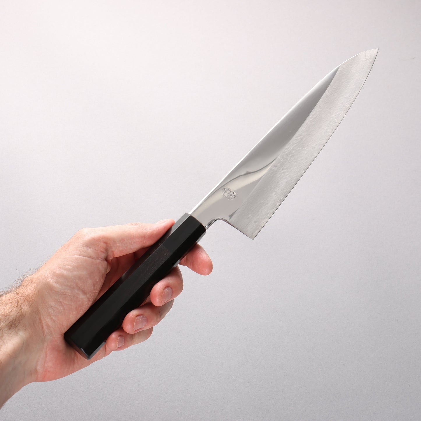 重陽 銀三鋼 鏡面仕上げ 牛刀包丁 210mm 黒檀　(口輪：黒水牛)柄